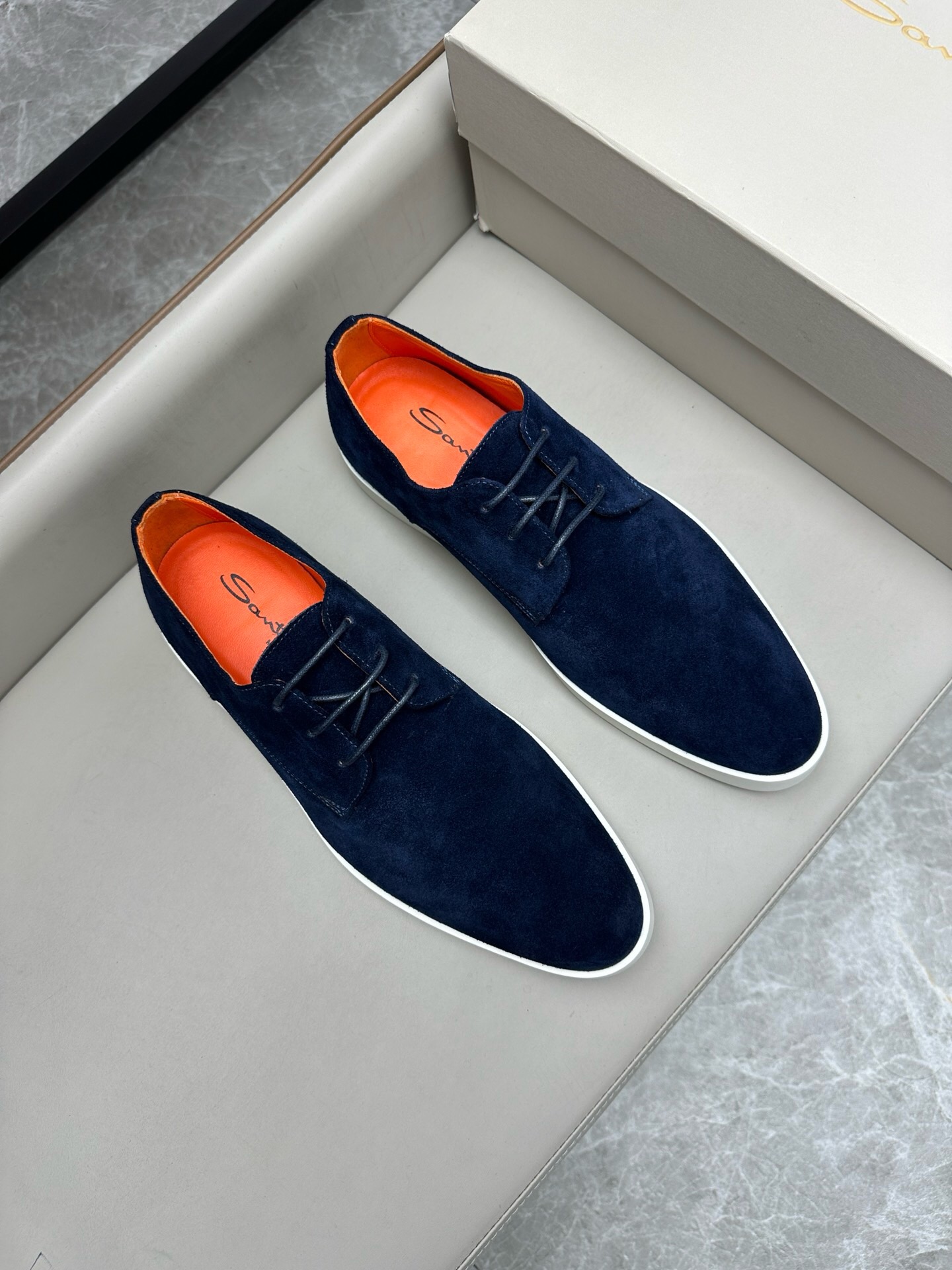 NO:218554,Brand Santoni original color matching Size 39-44 Custom made 38.45.46 Price Material Santoni Italian men's handmade loafers Each pair of shoes is simple and classic design, using 