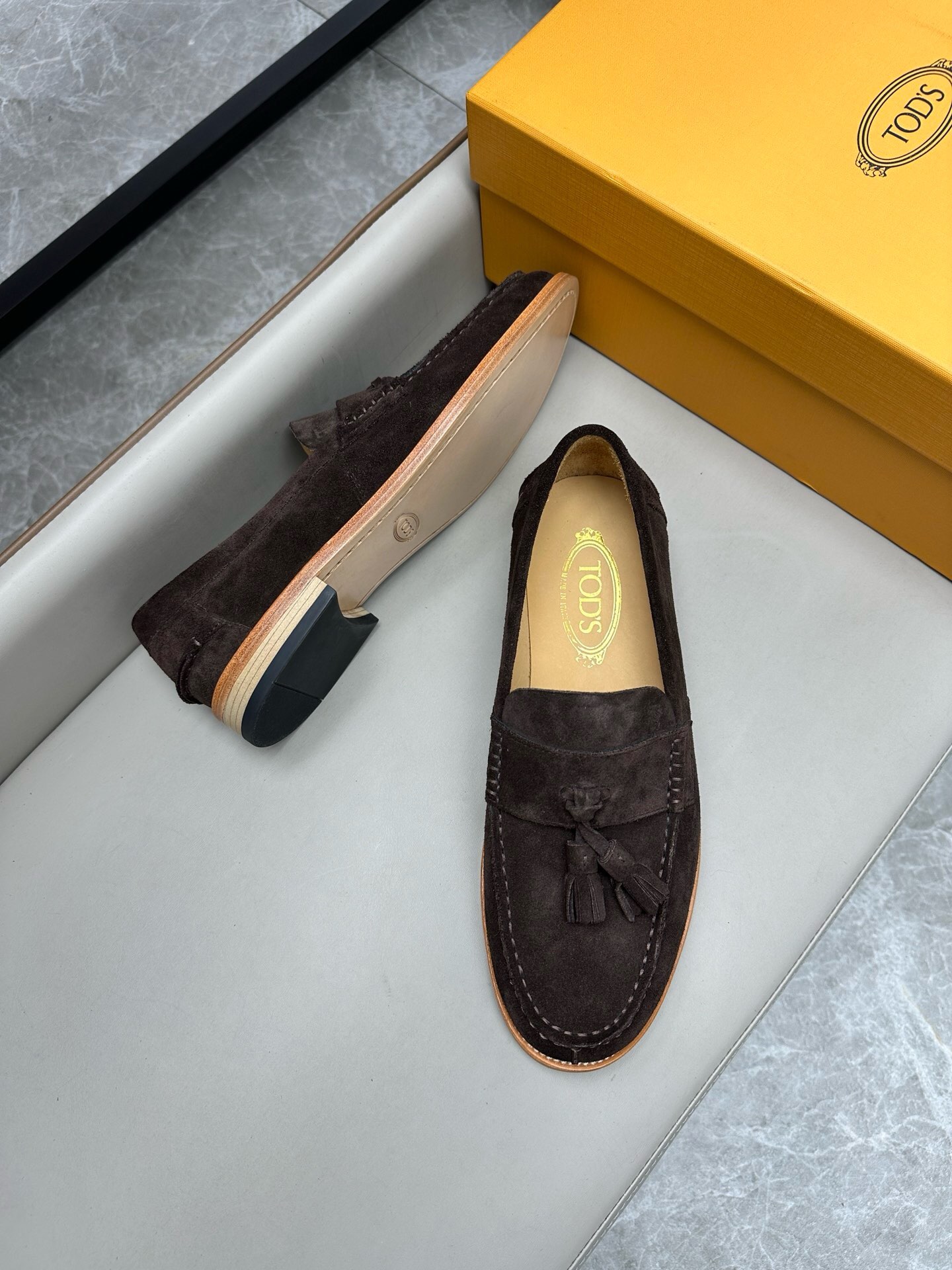 品牌:TOD'S 3
