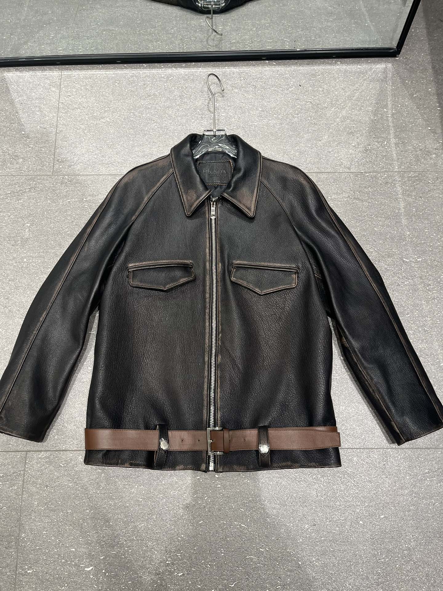 NO:871443,Sizes S- Xl, Xxl need to be customized. Imported goat leather, great texture, Prada-clothing, prada, sheepskin,19860909尺寸S- Xl,Xxl码需要定制.进口山羊皮,质感超棒,普拉达-服装,prada,sheepskin,,Women's clothing
