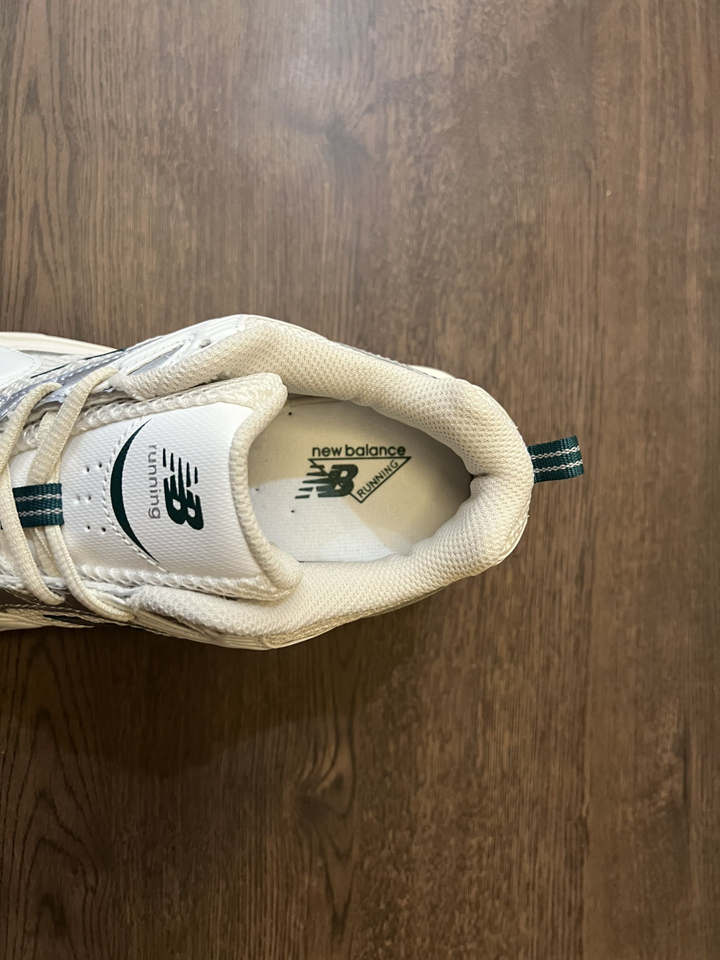 💰320
NEW BALANCE 新百伦530运动休闲鞋 新款男女情侣鞋！
Size：36  36.5 37 37.5  38 38.5 39.5 40 40.5 41.5 42 42.5 43 44 44.5 45！