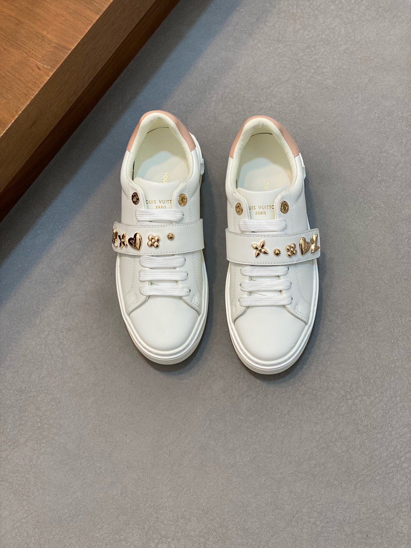 NO:219014,Brand LOUIS VUITTON original color matching, 35-45 couples price, material, new Louis Vuitton style, casual shoes!  Original single-quality Labon craft upper adopts cowhide printed cowhide inner style and fashionable. Simple and atmospheric original LV outsole, Louis Vuitton, louis vuitton, louis vuitton, louis vuitton, cowhide19860909品牌LOUIS VUITTON 颜色原版配色 码数35-45情侣款 价格 材质路易威登新款 休闲鞋！原单品质拉邦工艺鞋面采用牛皮印花牛皮内里版型时尚 简单大气原版LV大底,路易威登,louis vuitton,louis vuitton,louis vuitton,cowhide,Men's shoes