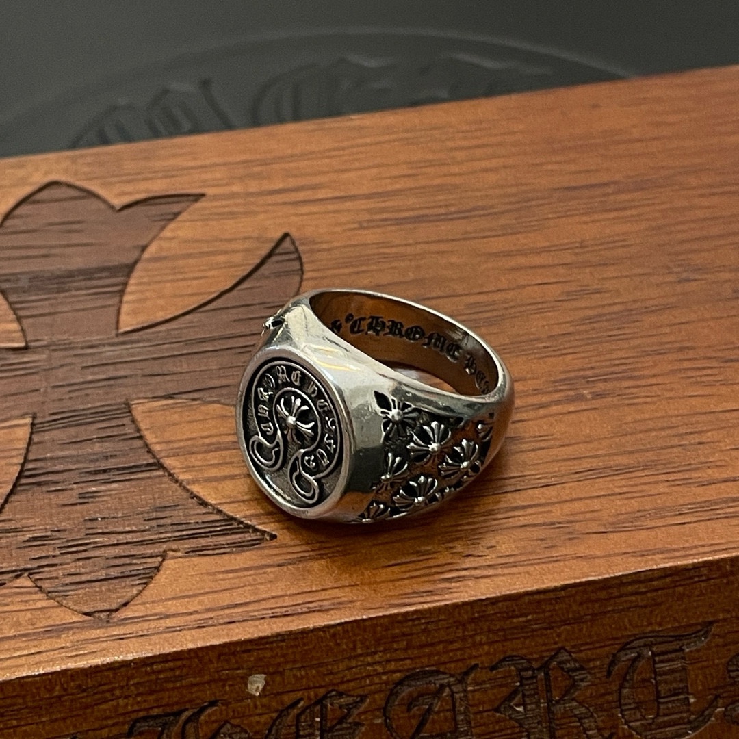 Chrome Hearts Classic Vintage Horseshoe Cross Ring - Comprehensive 4