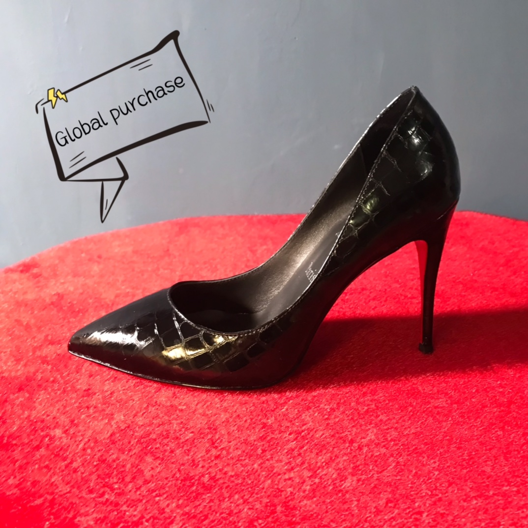 NO:100321,High-end customization classic crocodile model series!  H10Cm, size 34-42. Customized, no return or exchange 9033-Black crocodile belly pattern skin, black sheepskin, right and left feet close to pairing. Official website synchronization. Standard European code Reference:9033- Color:black/black Material:crocodile leather Lining:goat leather Heel height:10Cm Sole:leather sole Size:EUR 34-42 (US 4-11):,,christian louboutin,sheepskin19860909高端订制 精典鳄鱼款系列！ H10Cm,尺码34-42码.订制不退不换9033－黑鳄鱼肚纹皮,黑羊皮里左右脚接近配对.官网同步. 标准欧码 Reference:9033- Color:black/black Material:crocodile leather Lining:goat leather Heel heigh:10Cm Sole:leather sole Size:EUR 34－42（US 4一11) :,,christian louboutin,sheepskin,Women's Shoes