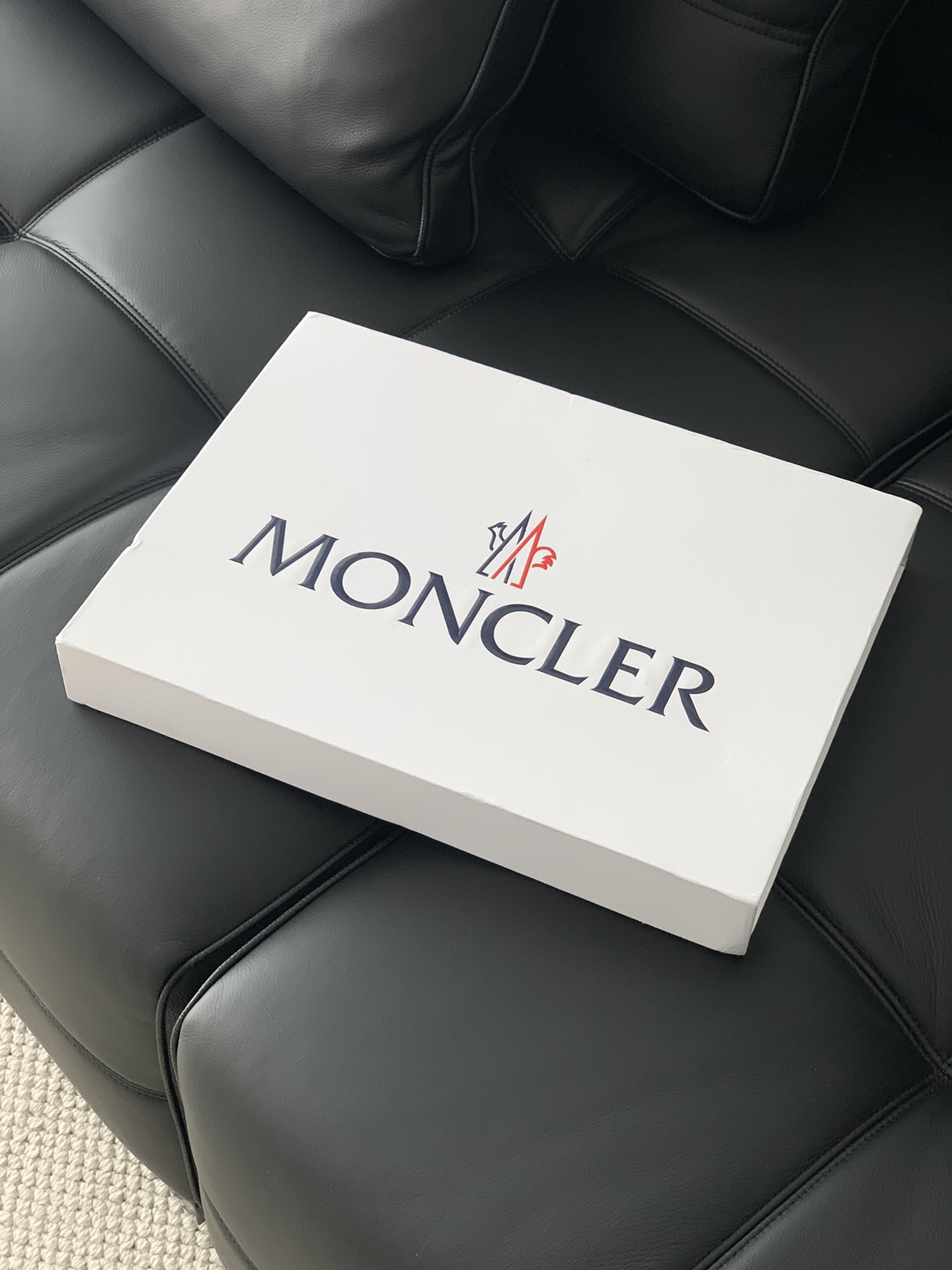 NO:160539,The packaging is the same as the cabinet cabinet, with a full experience and exquisite gift boxes, which are very stylish whether you use it for yourself or give gifts!  Focus on high-end flat substitution and flat substitution!  Close your eyes and enter.,alexander wang19860909包装全套跟柜柜一样,体验感十足,精美礼盒,无论自用还是送礼都非常有格调！主打高端平替、平替！闭眼入.,,alexander wang,Men's clothing