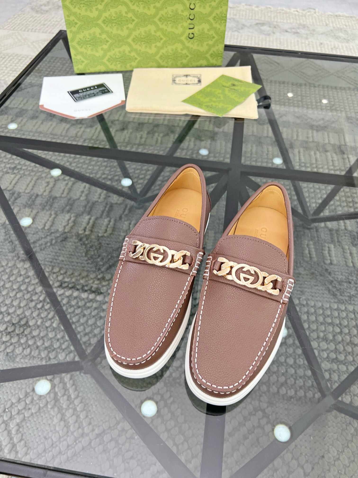 NO:217595,Brand G U C C I color original color matching number 39-44 customized 38.45 Price Material Guqi new model for men driving foot shoes adopt imported cowhide, extremely strong leather texture   cowhide inner comfortable and breathable   original Guqi open mold custom sole market highest quality, Guqi-Doudou shoes, cowhide19860909品牌G U C C I 颜色原版配色 码数39-44定做38.45 价格 材质古奇男士新款 驾车 套脚鞋 采用进口牛皮、皮质感极强 牛皮内里 舒适透气 原版古奇开模定制大底市场最高品质,古奇-豆豆鞋,cowhide,Men's shoes