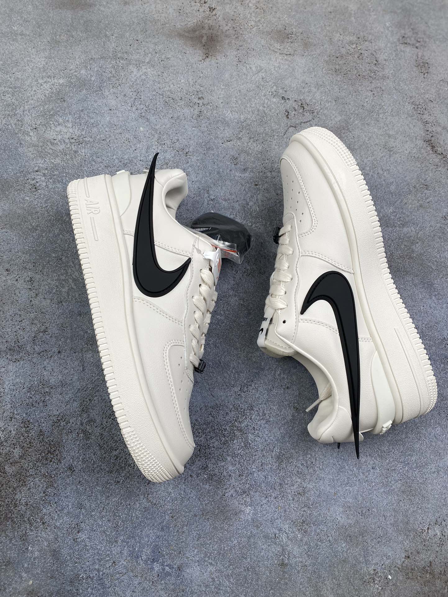 福利特价AMBUSHxNikeAirForce1六色纯原顶级头拼免修36/45工厂血亏全部套现