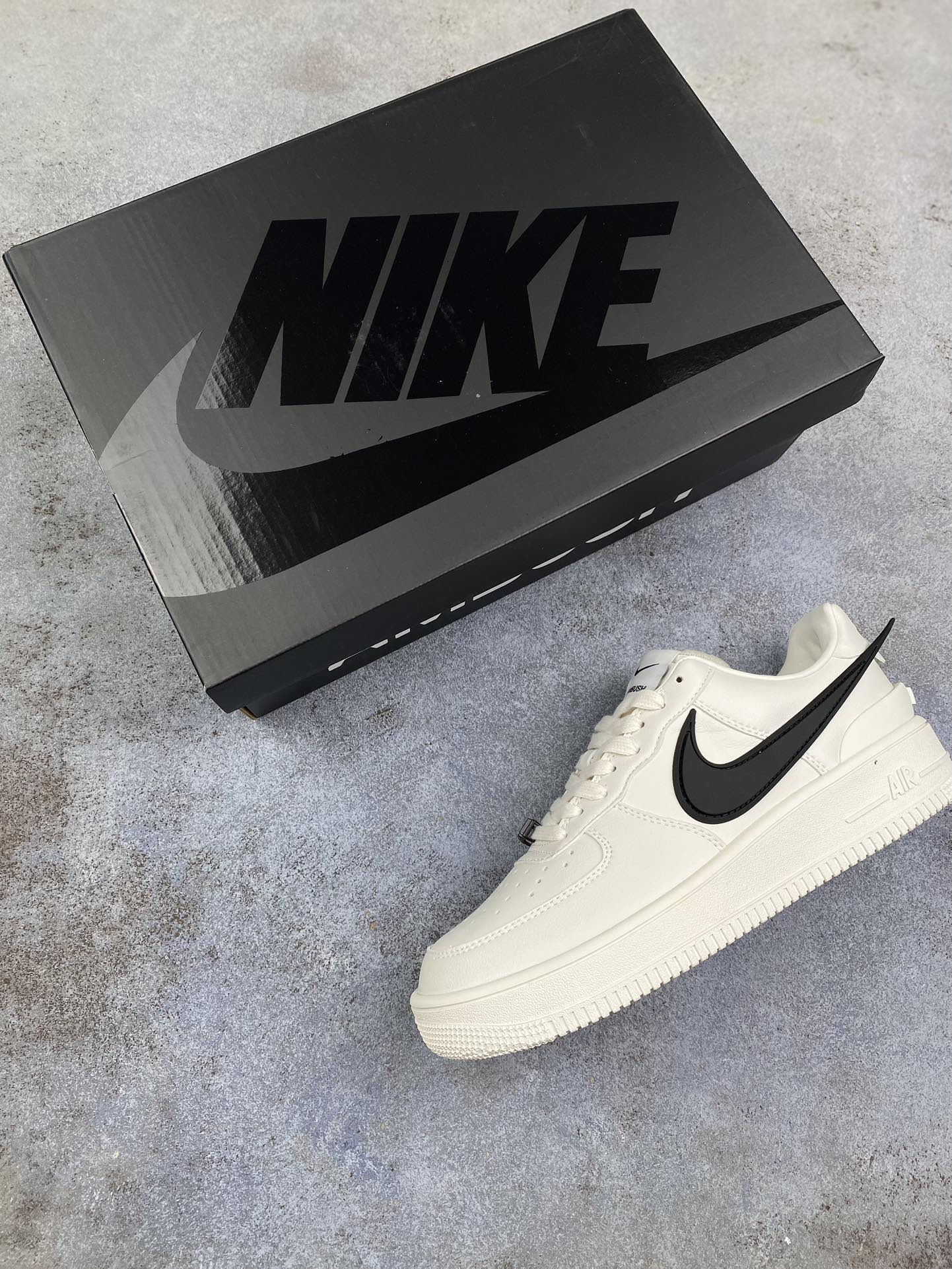 福利特价AMBUSHxNikeAirForce1六色纯原顶级头拼免修36/45工厂血亏全部套现