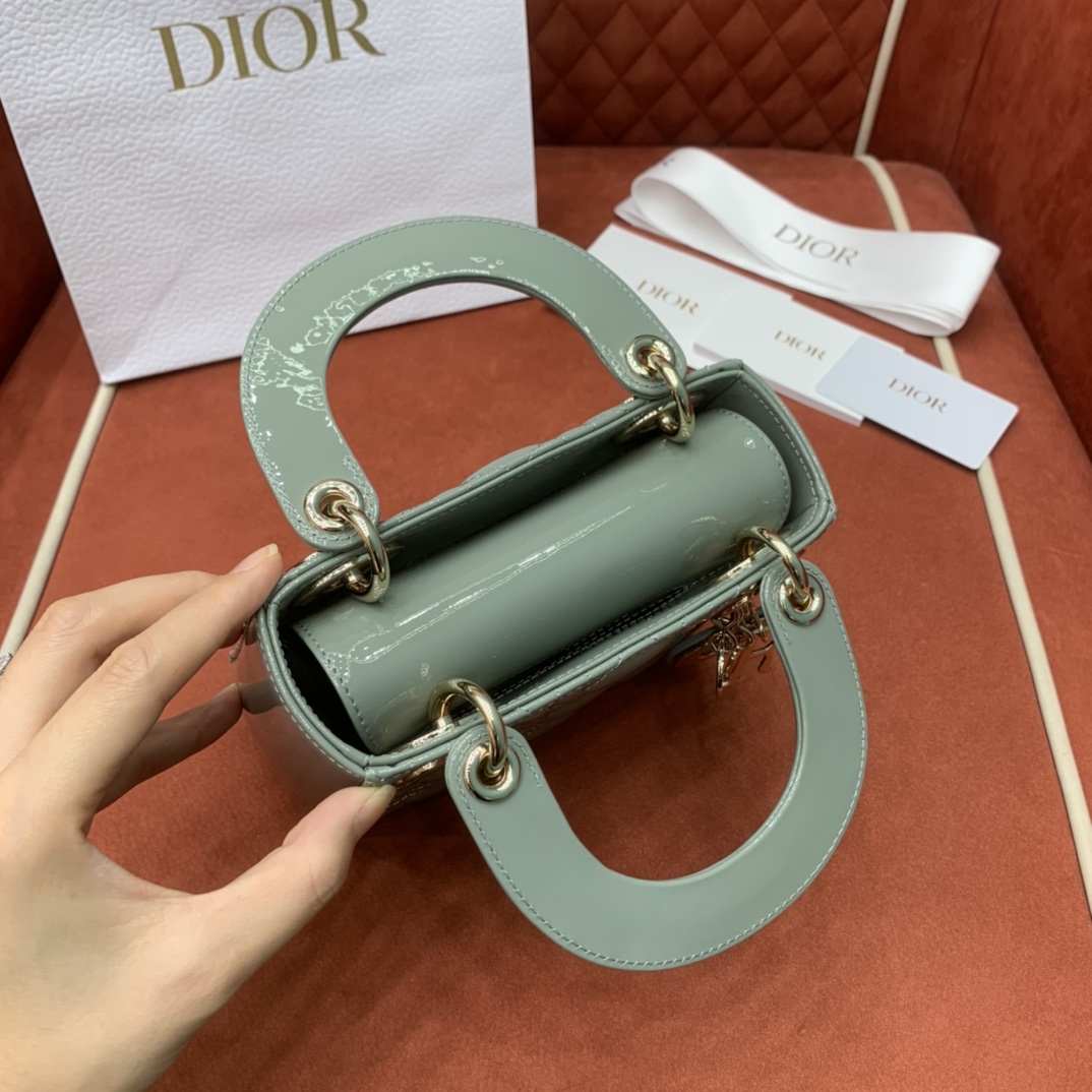 디올 다이아나비 카나쥬 페이턴트 미니 핸드백 상세 이미지 6