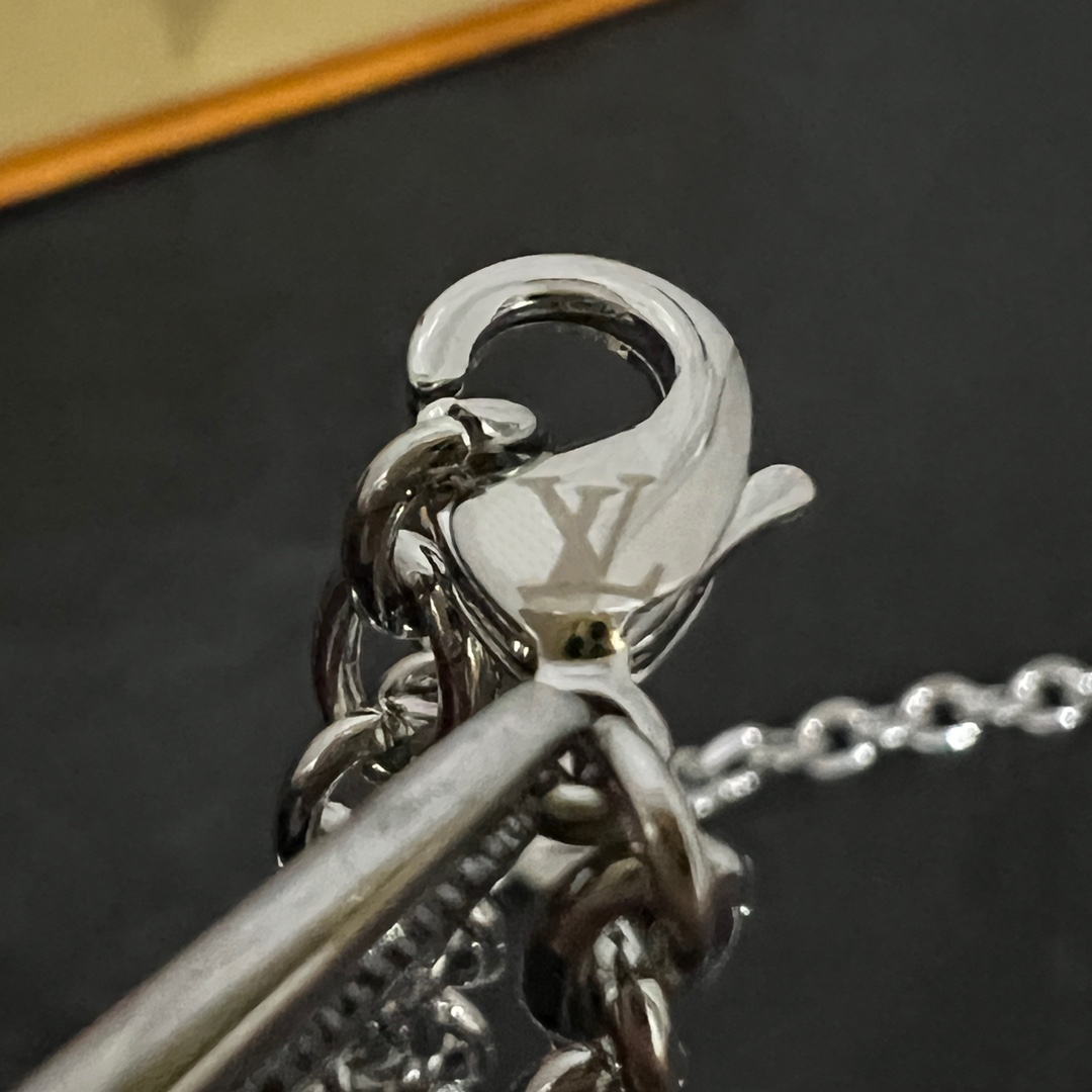 LV 项链🔹🔹Louis Vuitton 路易威登🔹材质 款 设计独特 复古前卫 男神、美女必备 6