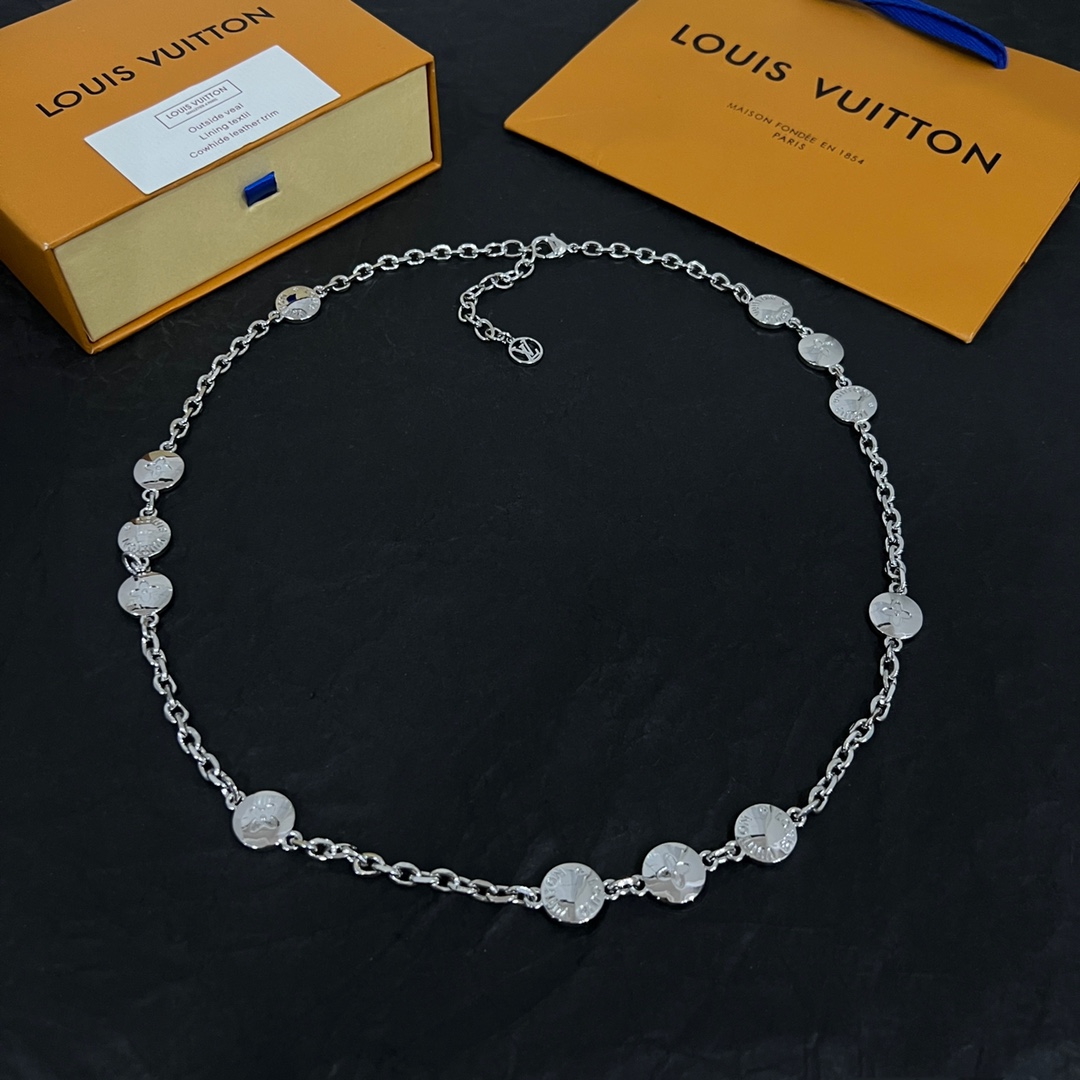 LV 项链🔹🔹Louis Vuitton 路易威登🔹材质 款 设计独特 复古前卫 男神、美女必备 2