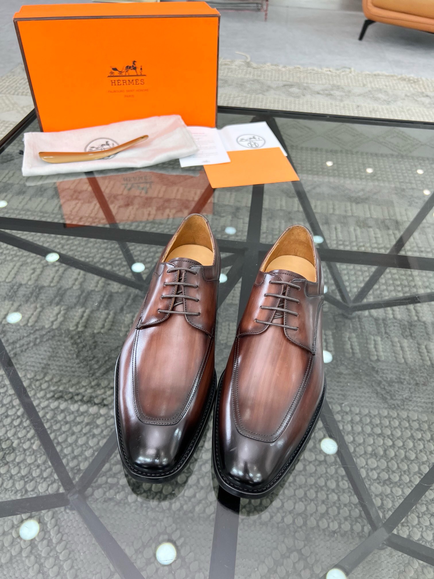 NO:217400,Brand HERMES original color matching, size 39-44 customized 38.45.46 Price Material new style of Hermes leather shoes ultra high quality luxury material selection upper is made of imported original cowhide   cowhide inner pure handmade for comfortable wearing experience only (genuine leather sole), Hermes leather shoes, hermes, hermes, cowhide, Leather soles19860909品牌HERMES 颜色原版配色 码数39-44订做38.45.46 价格 材质爱马仕新款 皮鞋超高品质奢华选材鞋面采用进口原版牛皮 牛皮内里纯手工打造只为舒适的穿着体验原版（真皮大底）,爱马仕 皮鞋,hermes,hermes,cowhide,Leather soles,Men's shoes