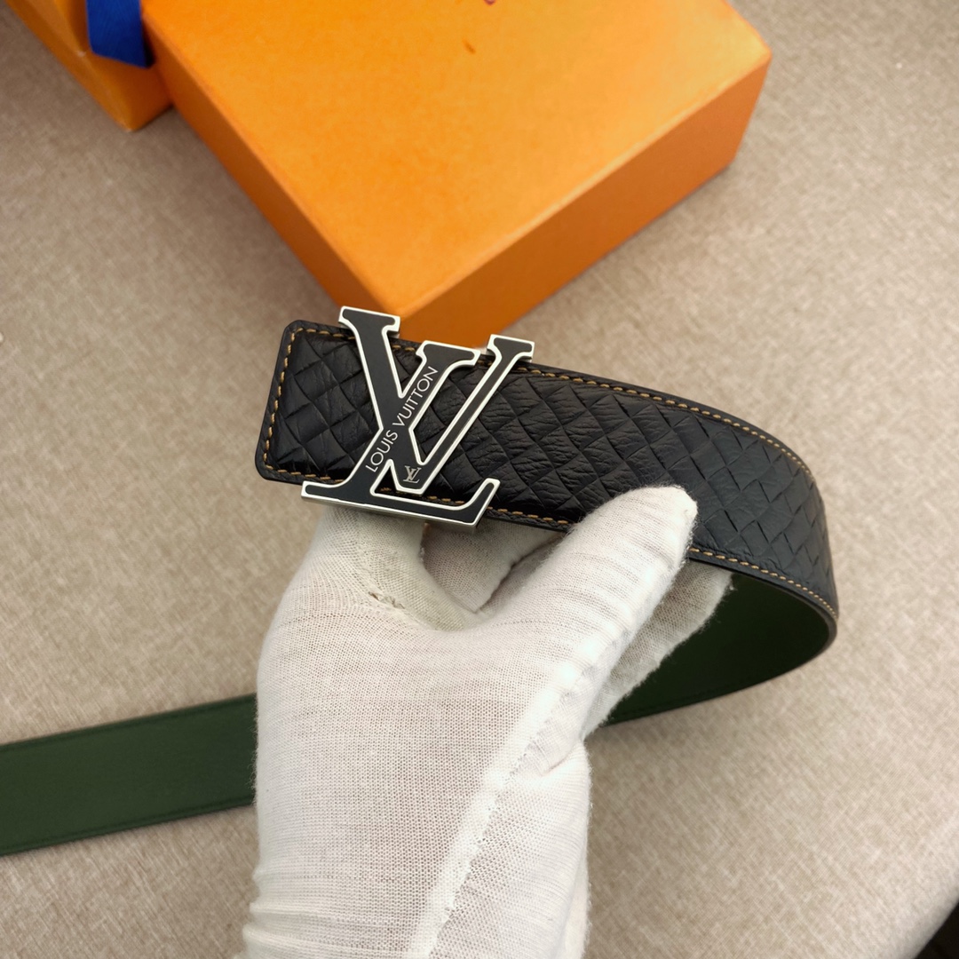 LV💕 特种皮腰带系列 ，原厂五金精品不锈钢扣，手感柔软舒适 宽3.8CM。