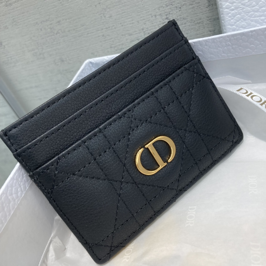 [Dior Wallets]Caro Card ClipThis DiorCaro card holder is elegant and practi