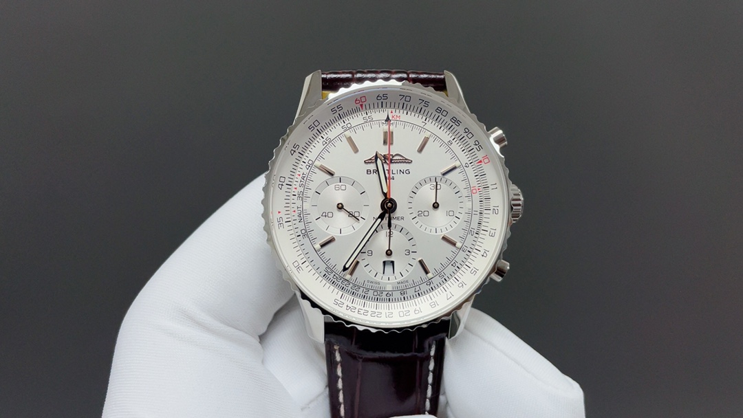 Breitling Montre Faux concepteur
 Blanc