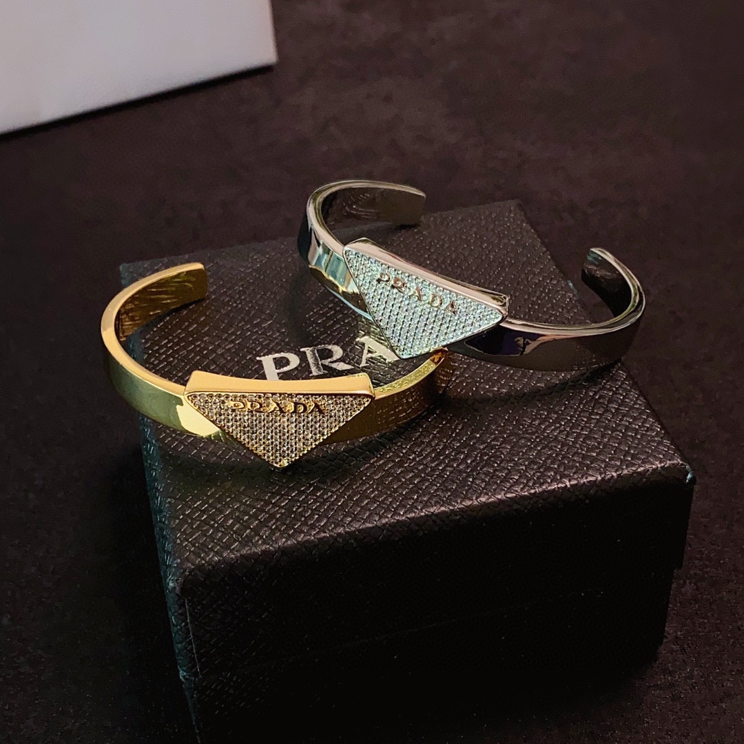 Luxurious Prada Zirada Triangle: High-End Diamond-Drilling Bling Blings with Fine Craft - 图片 6