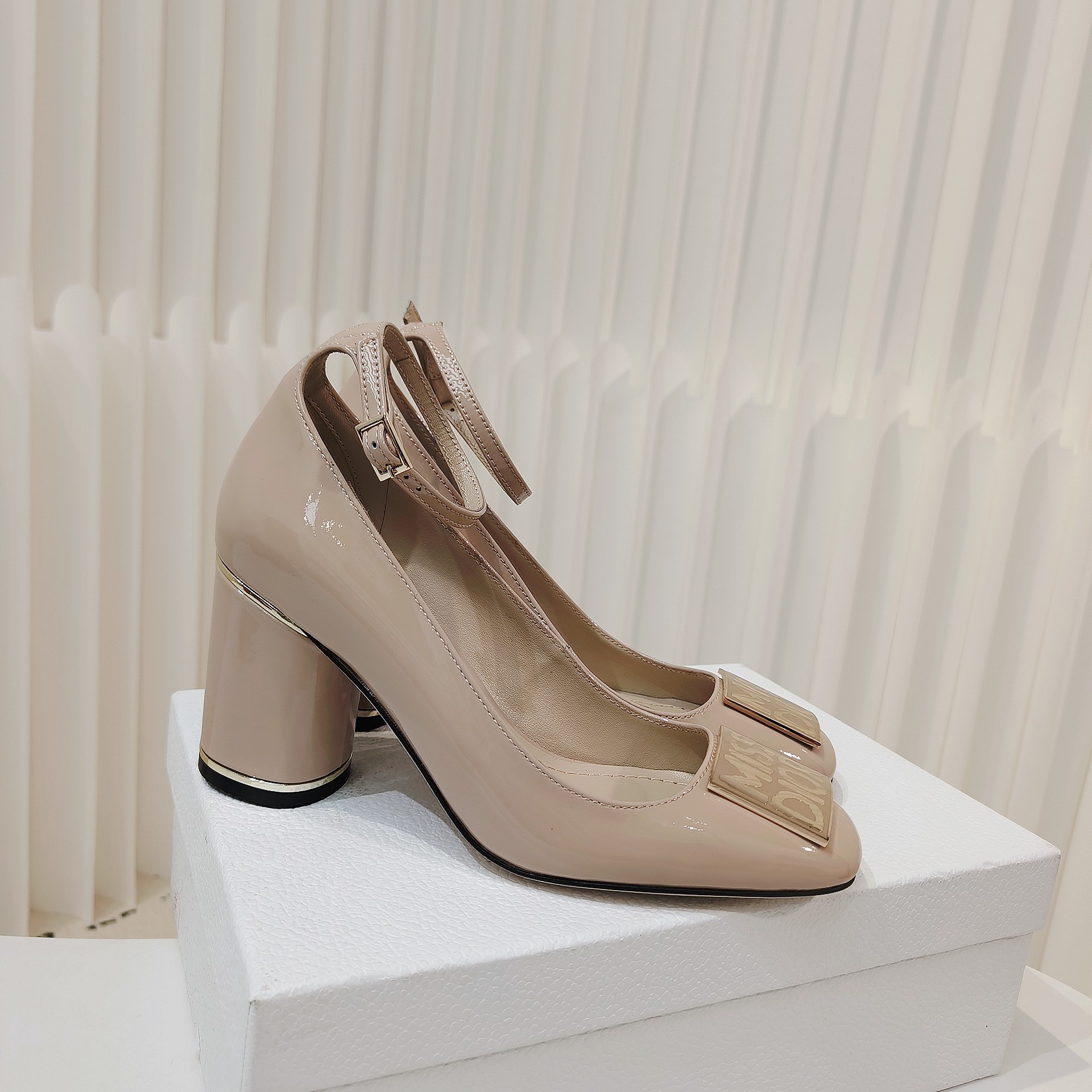 Dior Schuhe Pumps Mit Hohem Absatz Gold Rindsleder Echtleder Lackleder Herbst/Winter Kollektion Vintage