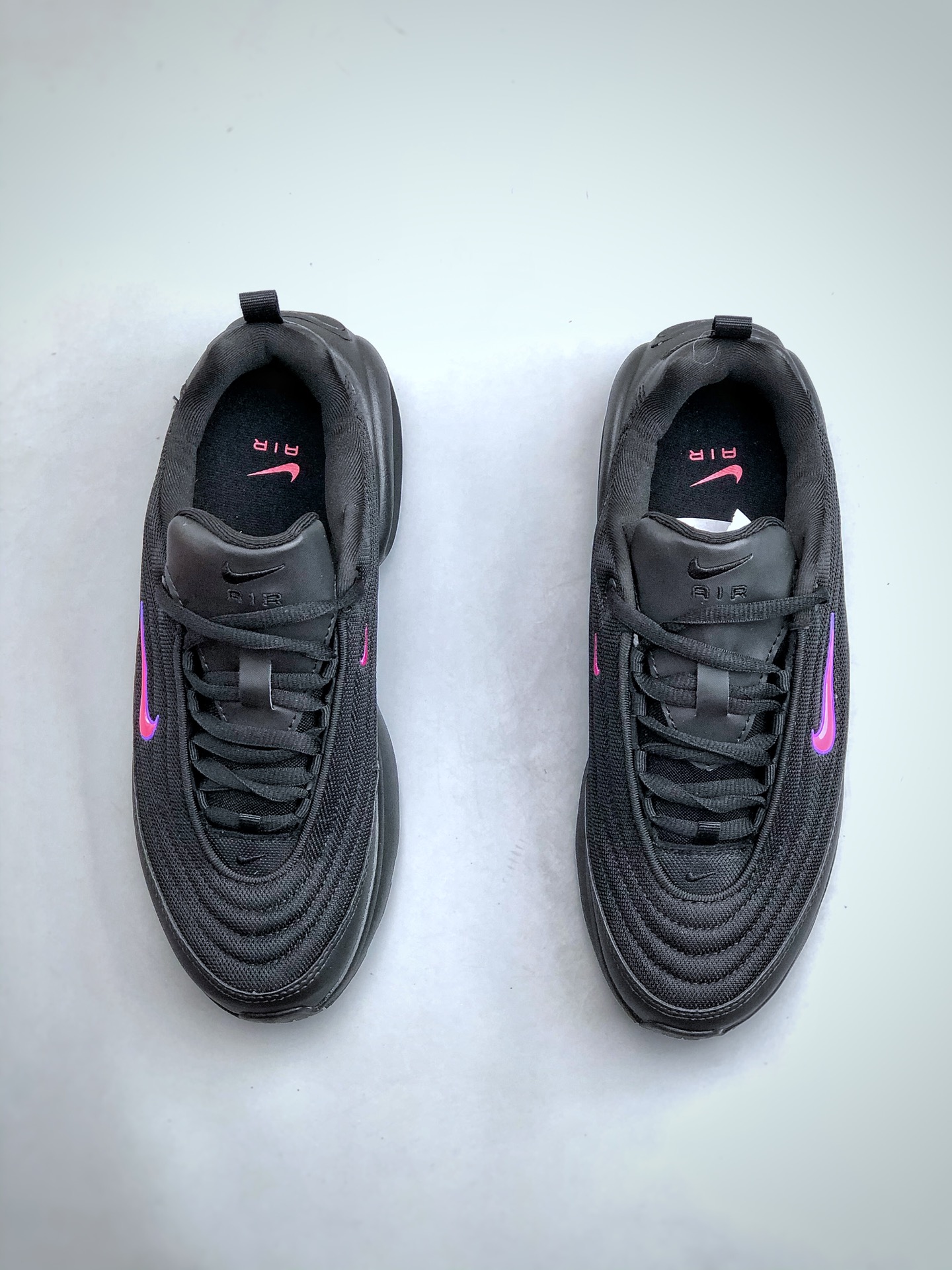 💰200公司级
Nike Air MAX PORTAL 低帮跑步鞋 货号：HF3053 007 尺码：36-45