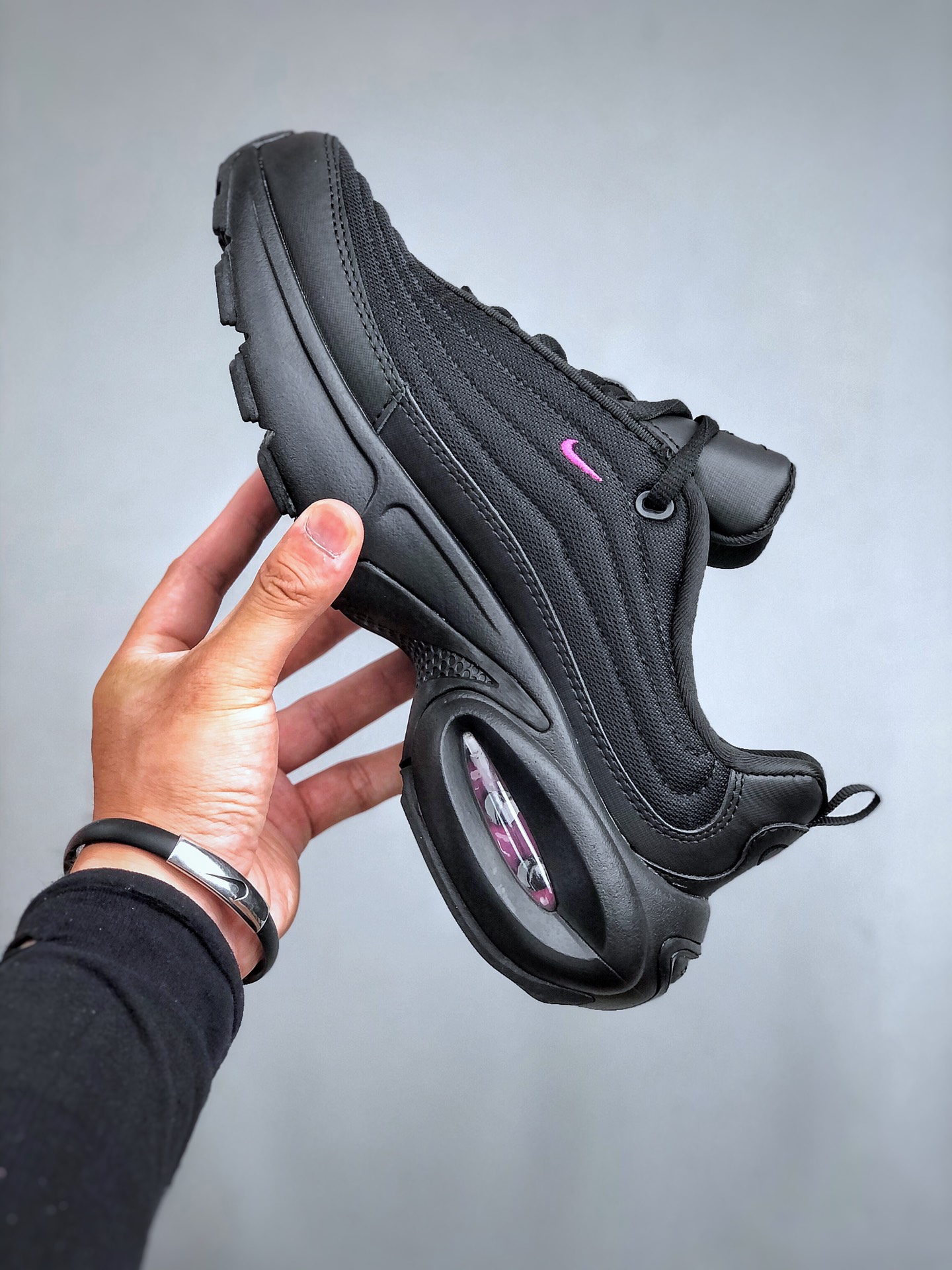 💰200公司级
Nike Air MAX PORTAL 低帮跑步鞋 货号：HF3053 007 尺码：36-45
