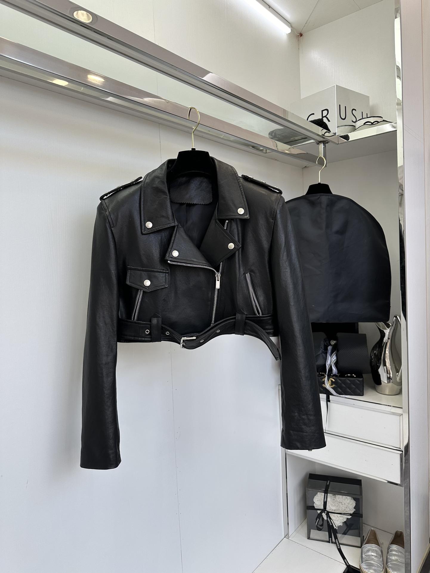 Trendy Female Suit: New Zealand Sheep Hide, Dustproof Bags, Black, Multiple Sizes - 图片 1