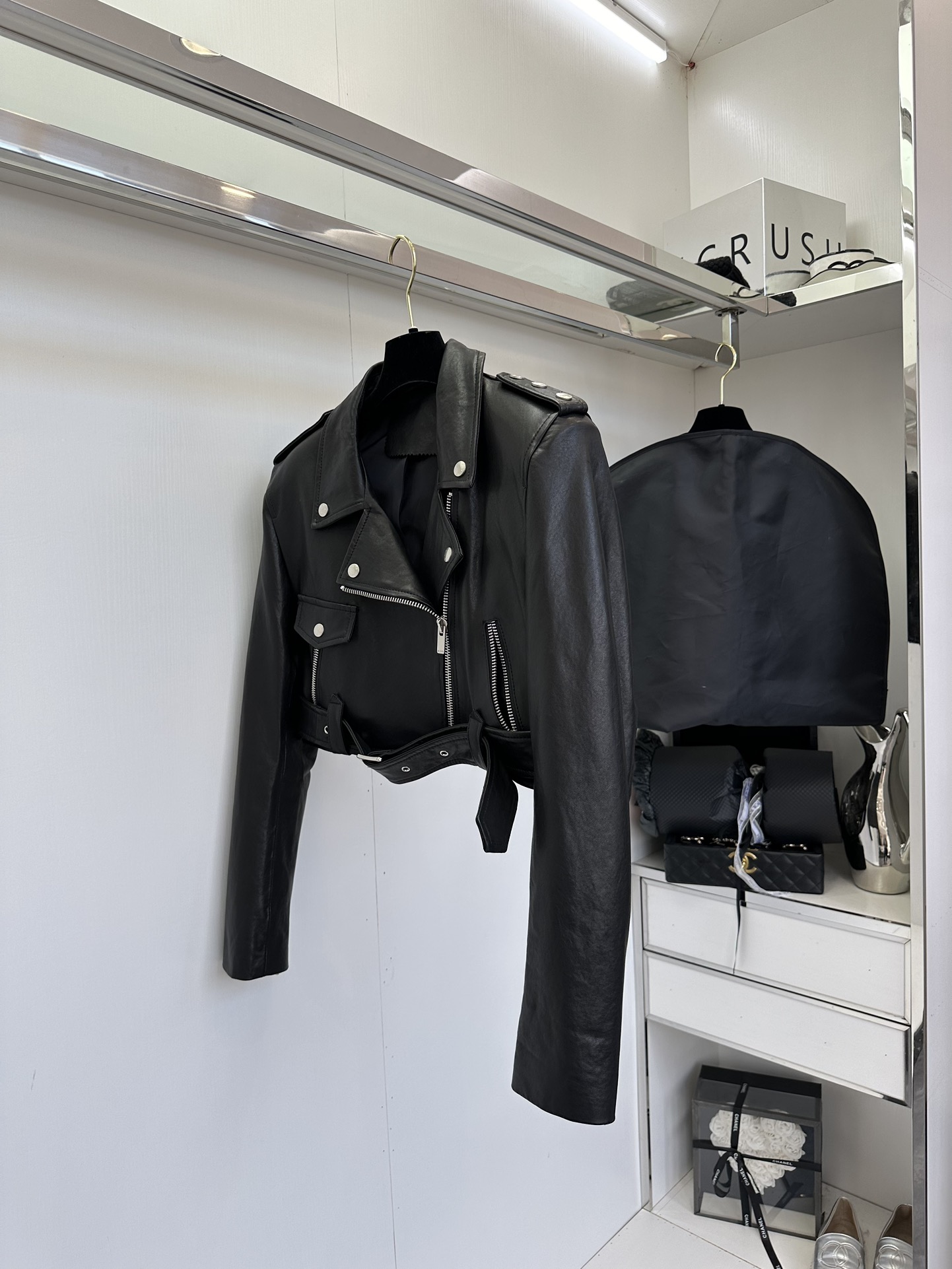 Trendy Female Suit: New Zealand Sheep Hide, Dustproof Bags, Black, Multiple Sizes - 图片 3