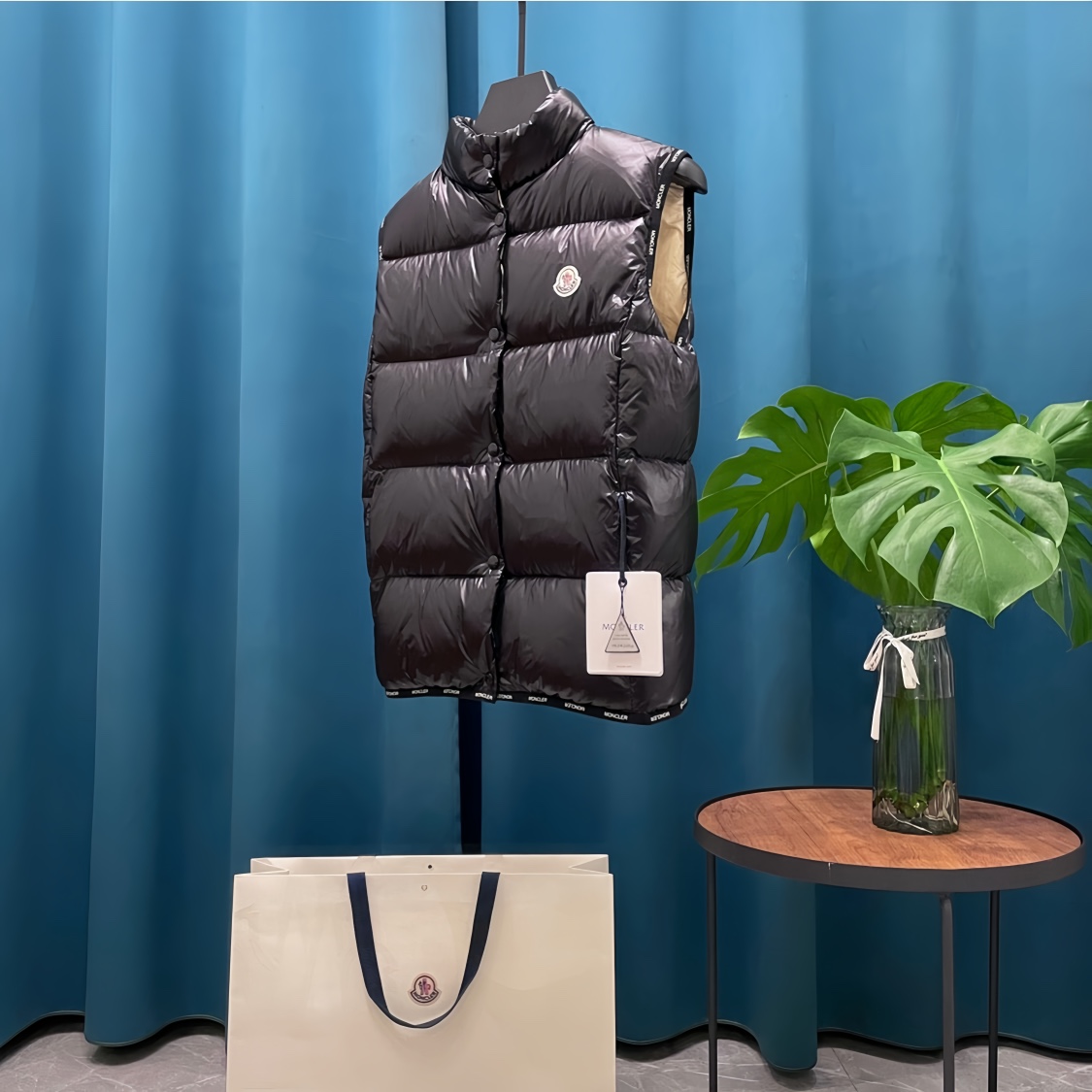 Moncler️蒙口羽皇24ss立领羽绒马甲背心专柜热卖爆款来袭！冬季新款羽绒上新炸裂新款层出不穷羽绒马