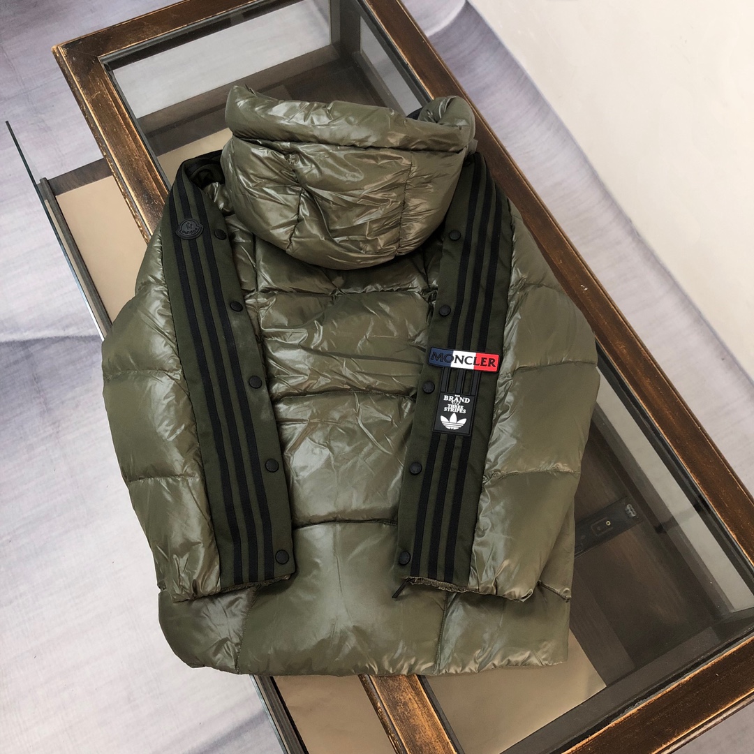 MonclerxAdidas三叶草联名合作款秋冬新款羽绒服两大品牌强强联手推出突破性的“探索者艺术”系列