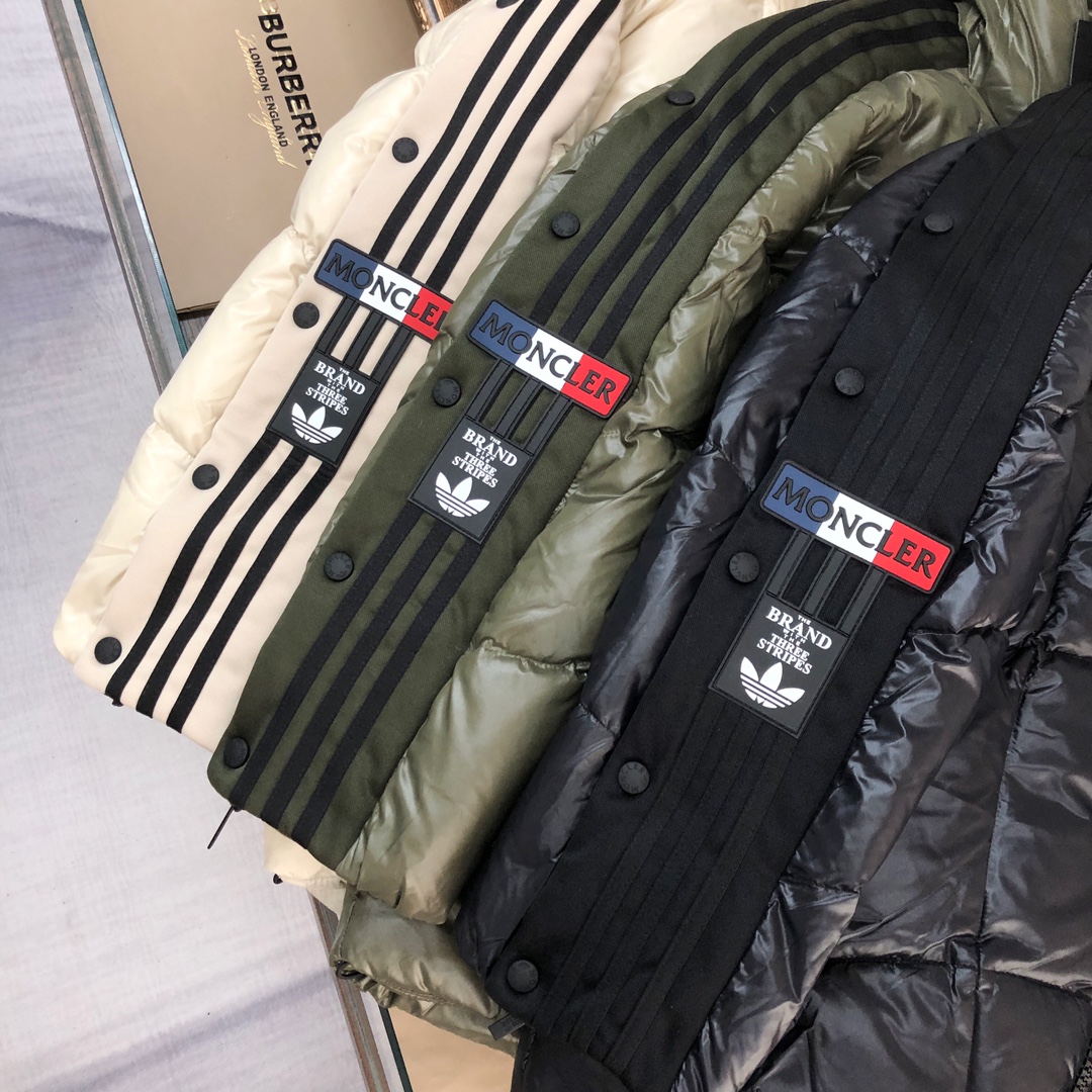 MonclerxAdidas三叶草联名合作款秋冬新款羽绒服两大品牌强强联手推出突破性的“探索者艺术”系列