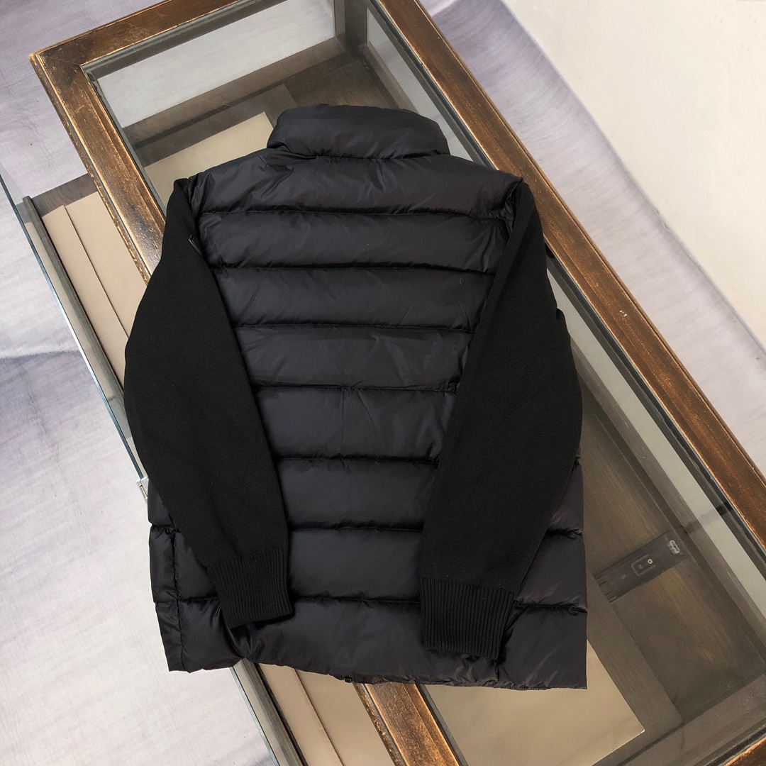 Moncler/蒙口2024秋冬最新男装高领绗缝羽绒针织拼接镇店牛货论版型设计以及用料都属于巅峰之作的蒙