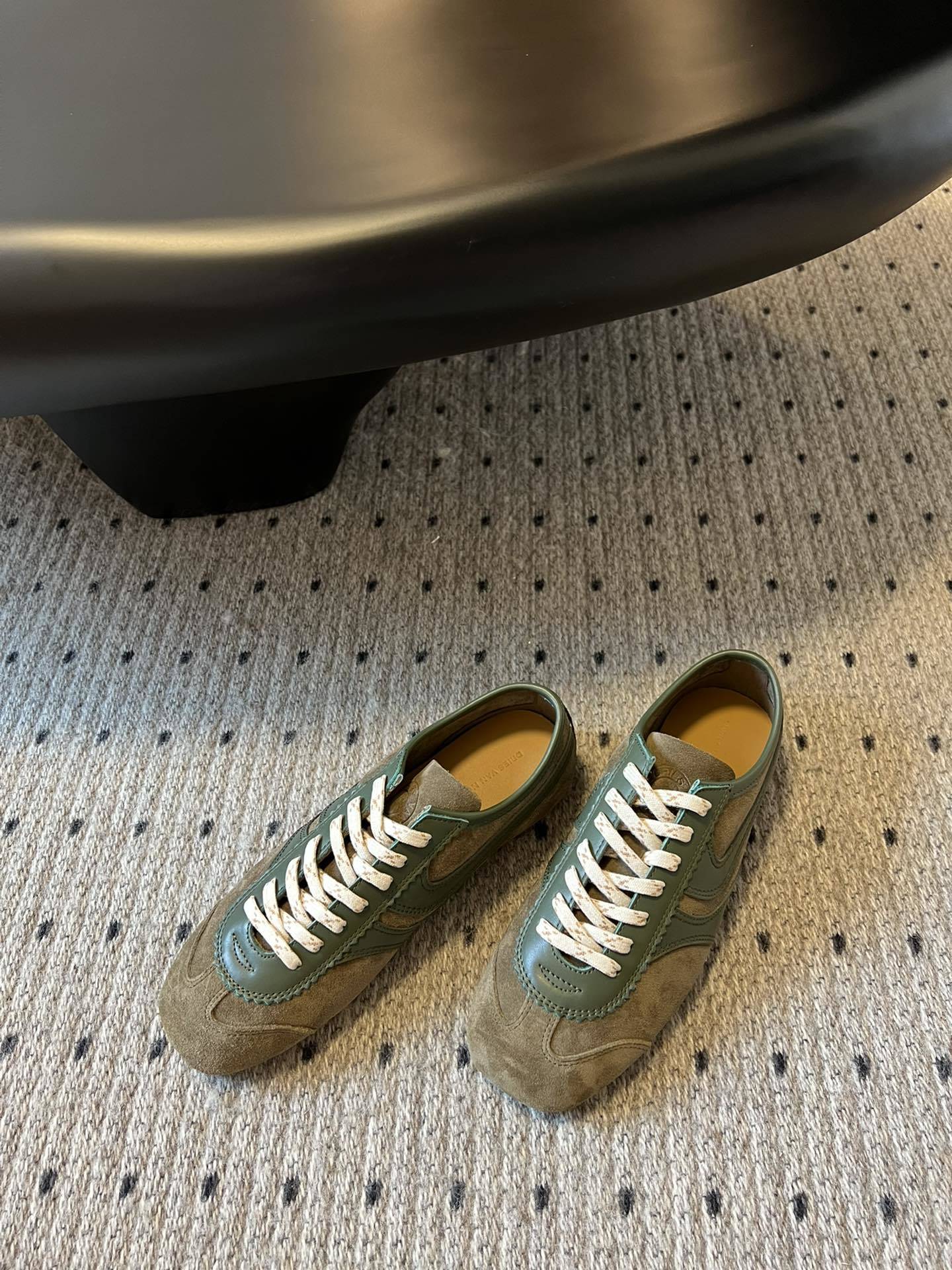 代购级小众 Dries Van Noten·DVN 复古德训鞋
dvn的德训鞋也太美了吧 drie