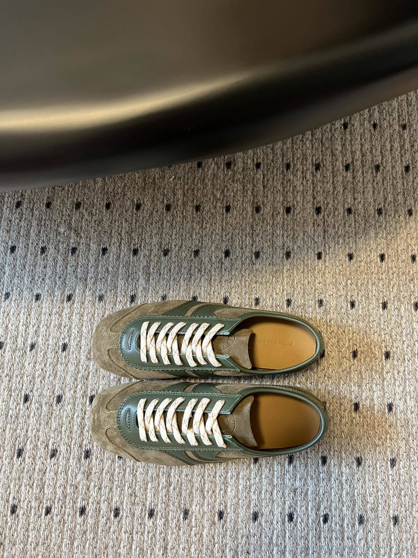代购级小众 Dries Van Noten·DVN 复古德训鞋
dvn的德训鞋也太美了吧 drie