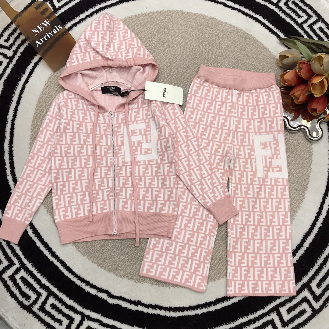 Fendi Vêtements Cardigans Pull En Tricot Sweatshirts Noir Couleur rose Tricot Collection automne – hiver Fashion Top à capuche