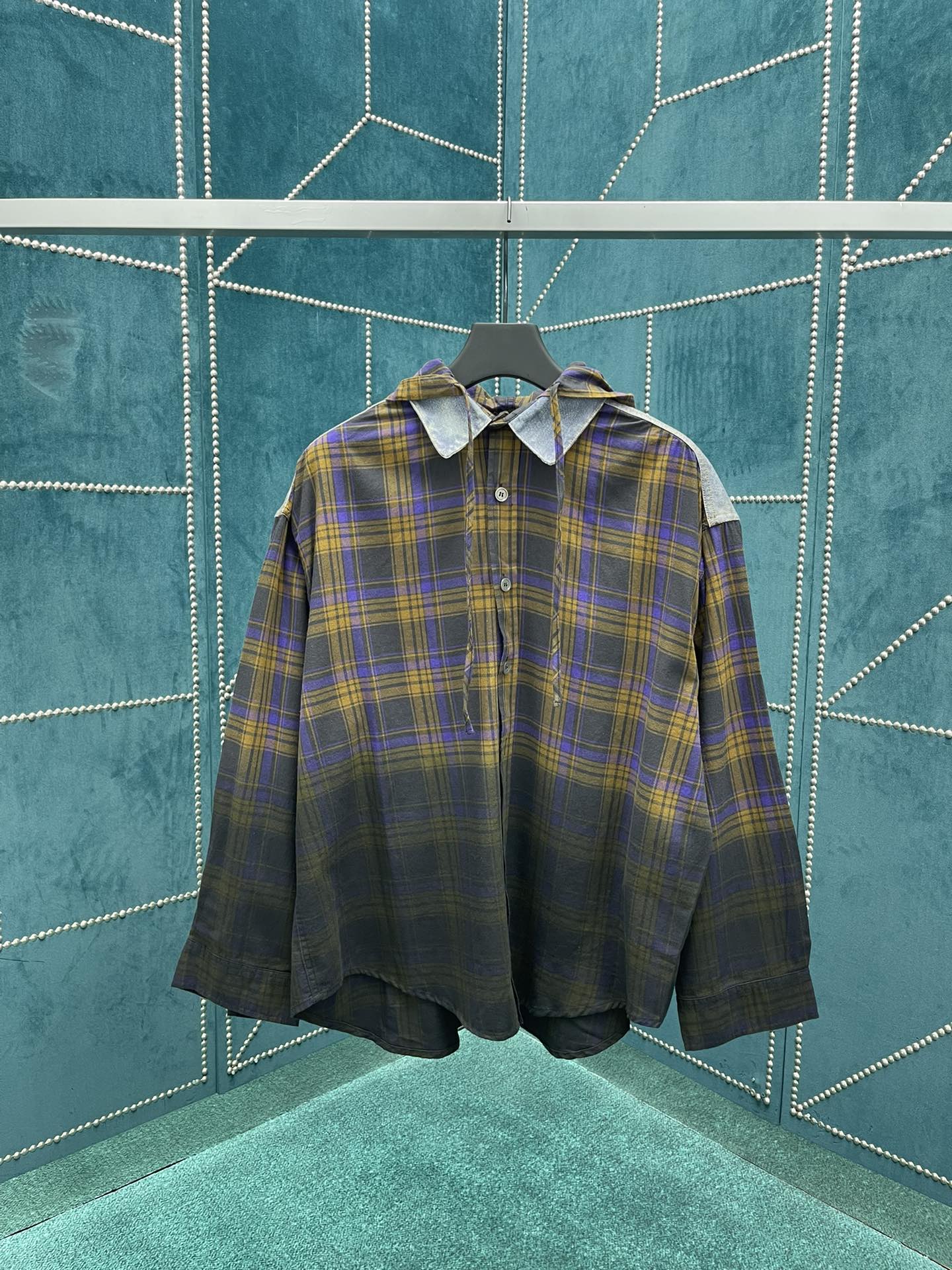 NO:471470,Acne Autumn and Winter Series Button-Close Drawstring Hooded Loose Long Sleeve Shirt, Denim Lapel, with plaid hat, available with selected looks!  The same style for men and women!  S.M.L.XL.,acne studios,shirts,hats,alexander wang19860909Acne秋冬系列 纽扣闭合拉绳连帽宽松长袖衬衫,牛仔翻领,带有格纹帽子,可搭配精选造型！男女同款！ 码数S.M.L.XL.,,acne studios,shirts,hats,alexander wang,Men's clothing