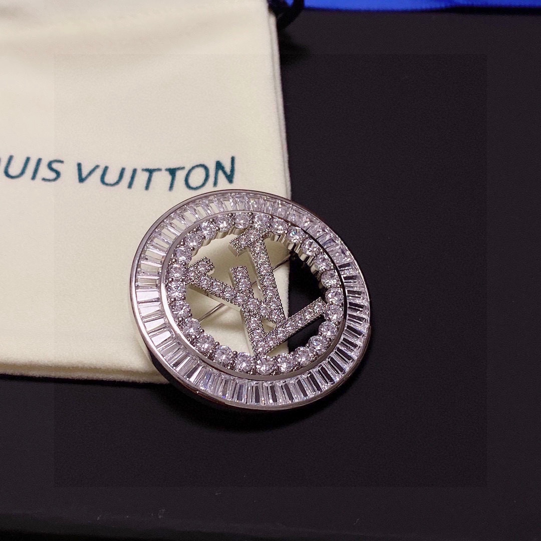 LV Collection: New Pins as Women’s Essential Accessories - 图片 4