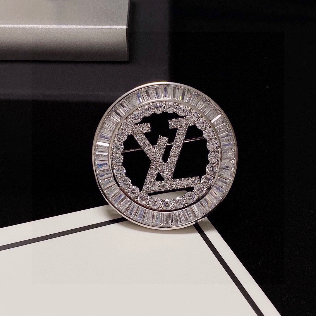 LV Collection: New Pins as Women’s Essential Accessories