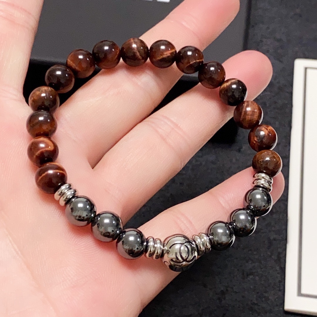 NO:107881,Chanel Chanel letter double C high-end natural imported beef eye stone bead bracelet, paired with natural black gallstone, has health benefits, classic hot and popular products are coming, the brand is a brand of fragrant grandma, which is absolutely omniscient among fashionable women. It is a well-known brand that is always popular when the years are shipped. It is a synced counter with genuine molds, exclusive high-end quality, super good and popular, and neutral models that can be worn by both men and women!  elasticity, jewelry quality, chanel, chanel, bracelet19860909香奈儿Chanel字母双C高级突天然进口牛眼石珠子手链,搭配天然黑胆石具有保健功效经典火热爆款来袭大牌香奶奶这个品牌在时尚女性当中绝对无所不知都知道它的经典与岁月逢出货必火的一个知名品牌同步专柜正品开模独家高端品质超好卖超抢手中性款男女都可佩戴！弹力,饰品精品,chanel,chanel,bracelet,Jewelry