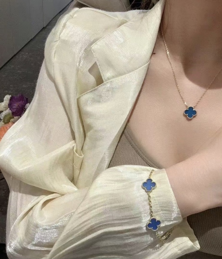 Van Cleef & Arpels 高版本vca蓝玉髓黄金色系列