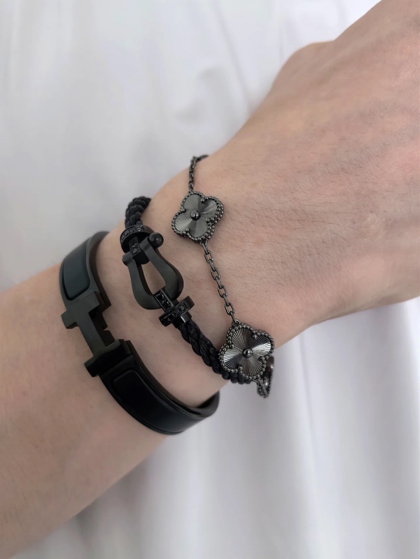 Van Cleef & Arpels 高版本vca黑武士手链