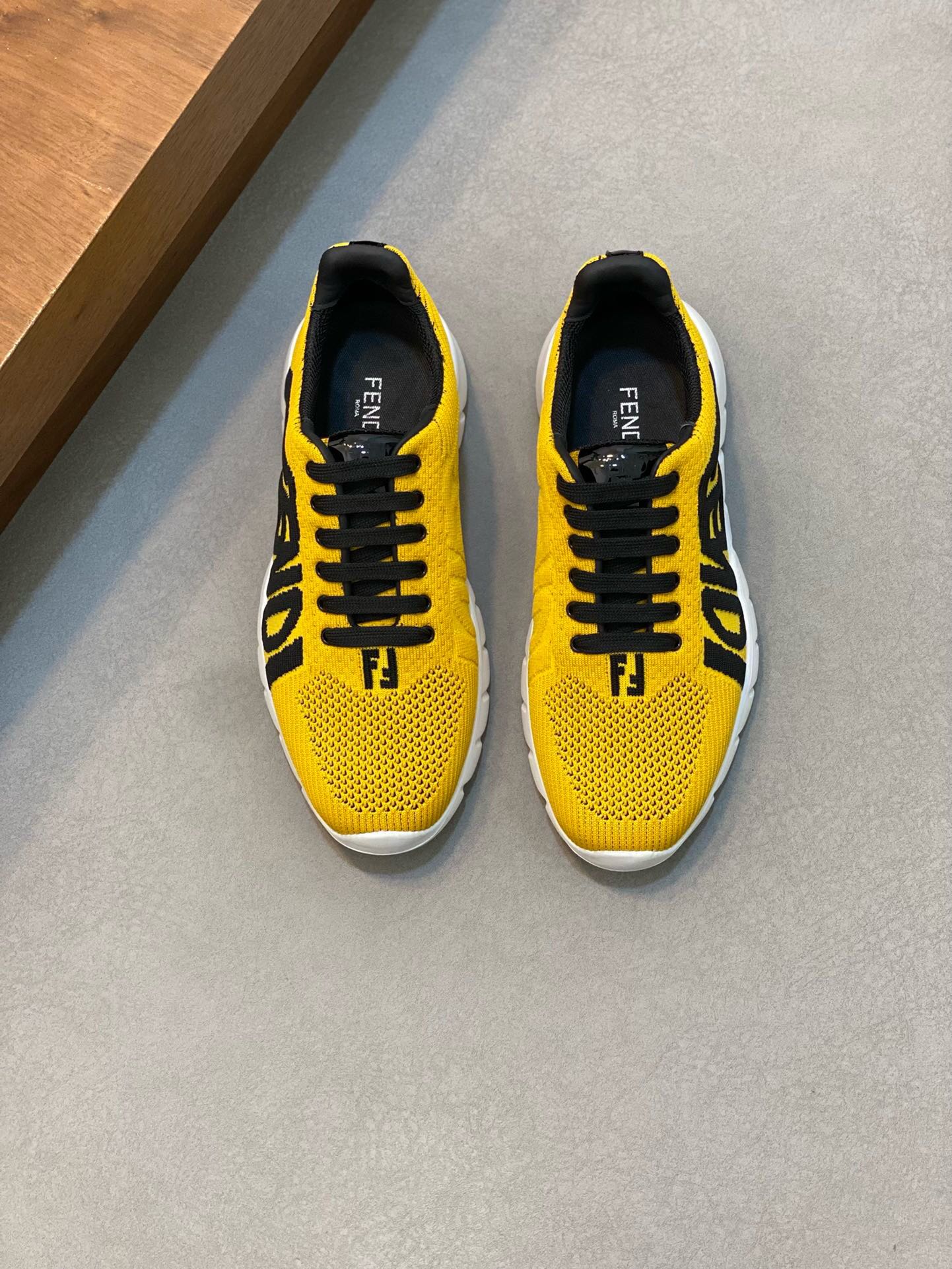 NO:218964,Brand FENDI color original color matching number 39-44 customized 38.45.46 Price Material new Fendi style boutique casual shoes Original high-quality upper original paired with mesh fabric making mesh fabric inner lining cowhide insole style fashionable dynamic original Fendi comfortable sole Simple and generous sports and casual, Fendi casual shoes, fendi, fendi, cowhide19860909品牌FENDI 颜色原版配色 码数39-44定做38.45.46 价格 材质芬迪新款 精品 休闲鞋 原版高品质鞋面原版搭配网布制作 网布内里牛皮鞋垫版型时尚 动感十足原版芬迪舒适大底 简洁大方运动休闲,芬迪休闲鞋,fendi,fendi,cowhide,Men's shoes