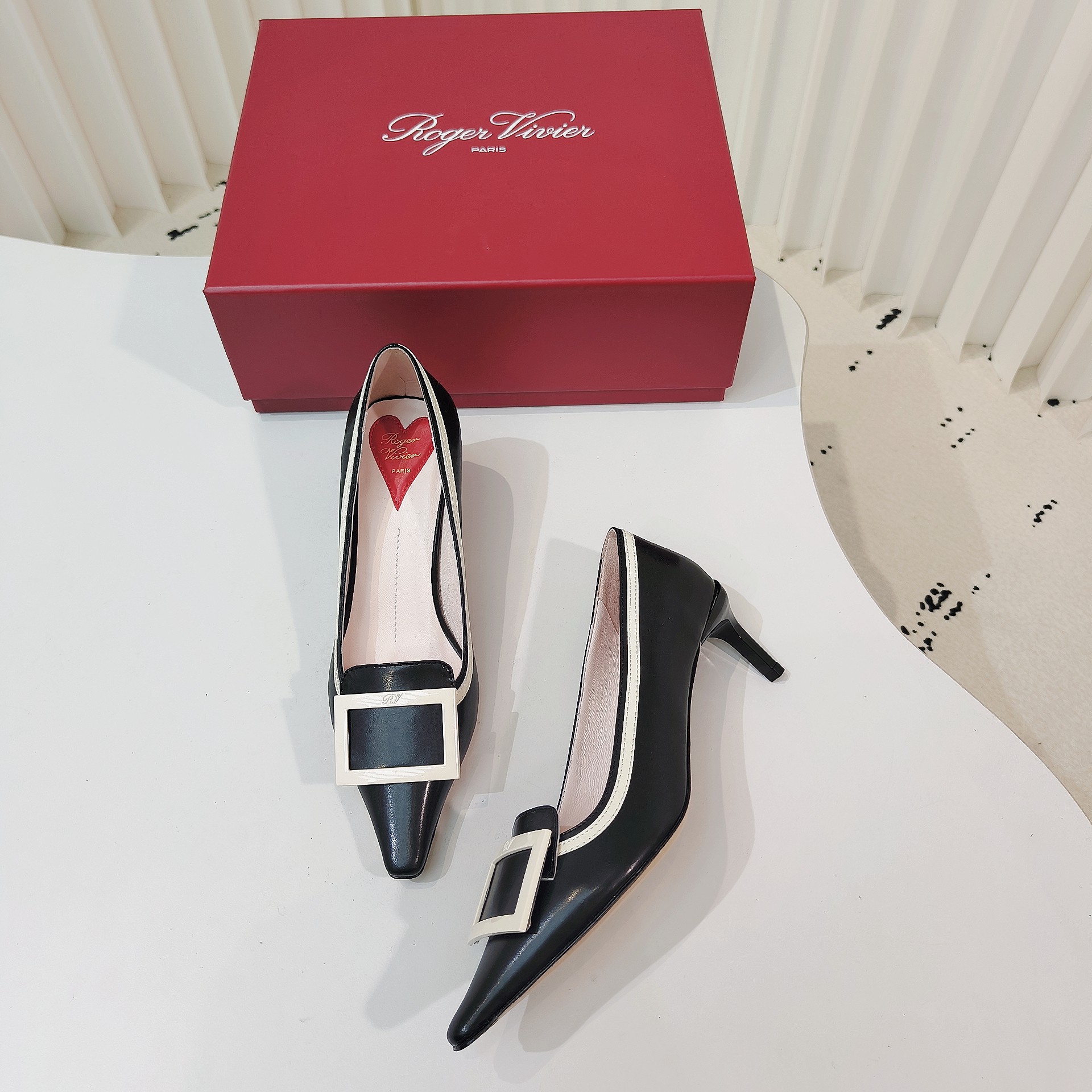 Roger Vivier Classic Luxury Leather Shoe Loafer Ref.759D2C14 2