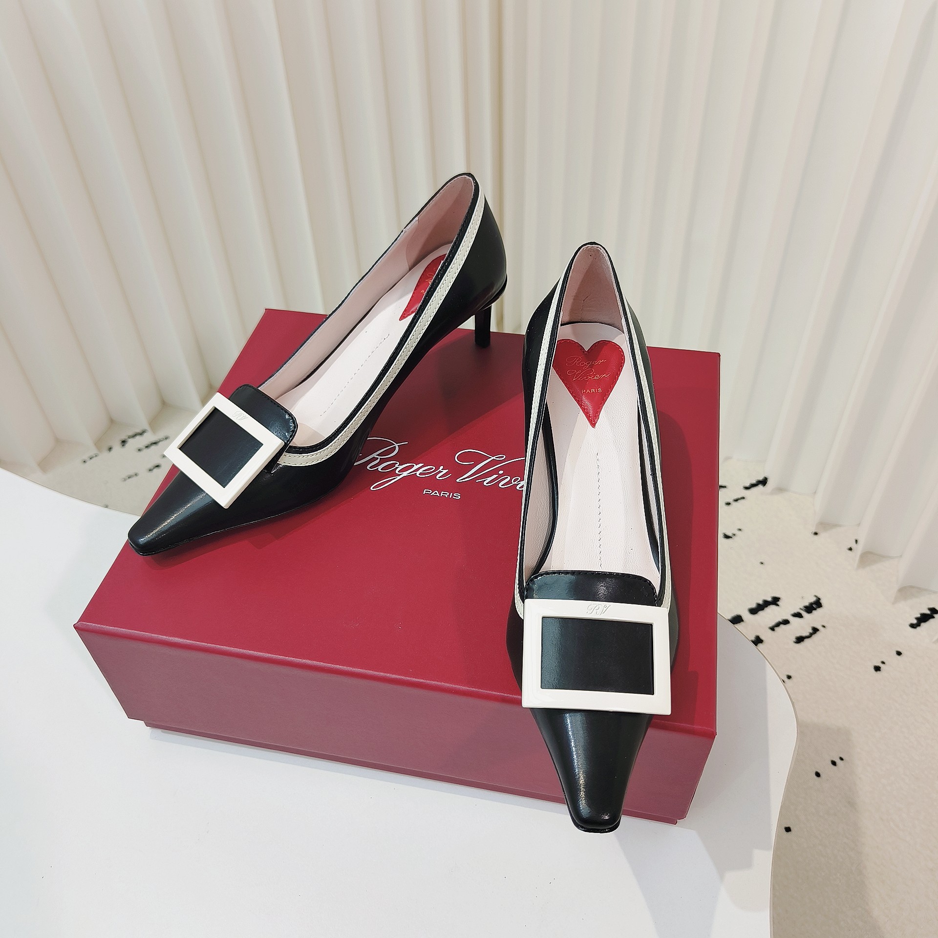 Roger Vivier Classic Luxury Leather Shoe Loafer Ref.759D2C14 6