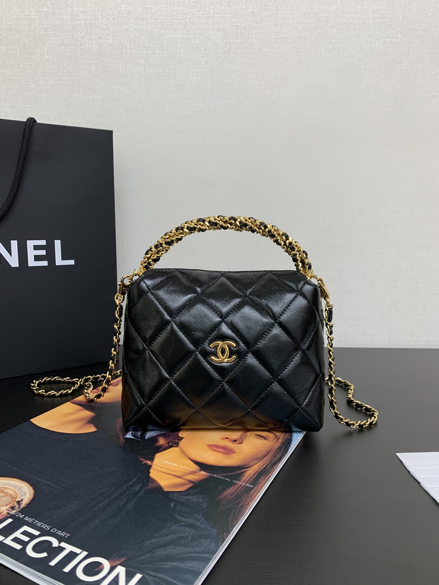 Listo stock Serie de otoño e invierno 24B Cadena torcida 𝖧𝗈𝖻𝗈 bolsa para lonchera negra ♥ Precio de mostrador 𝟥𝟨�…