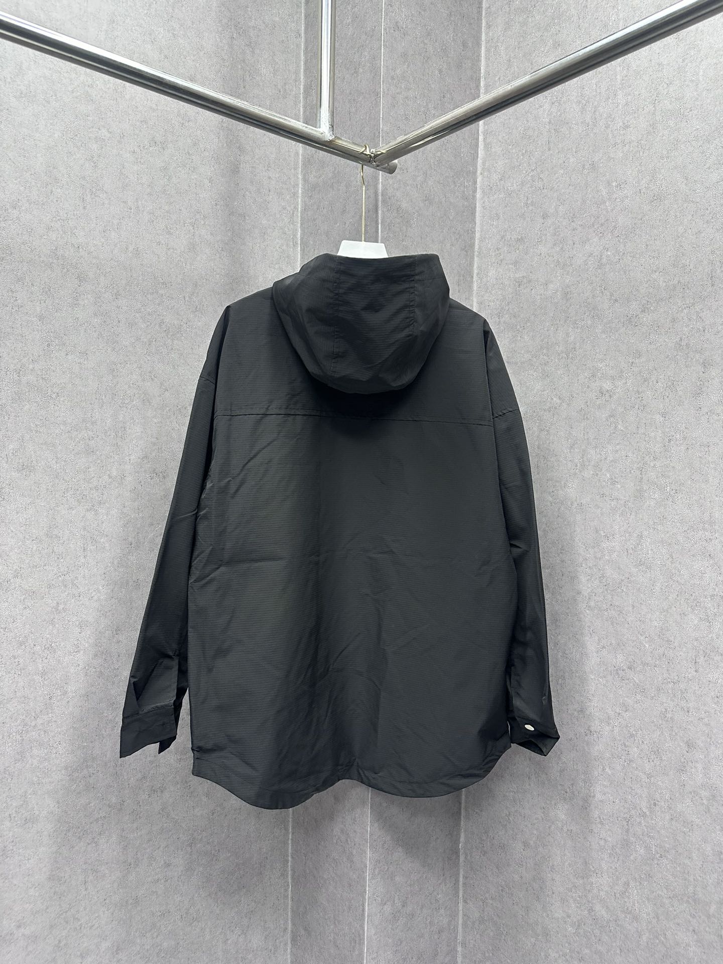 Descente DiSant’s City Function Series Outdoor Jacket: Windproof, Waterproof, and Stylish! - 图片 9