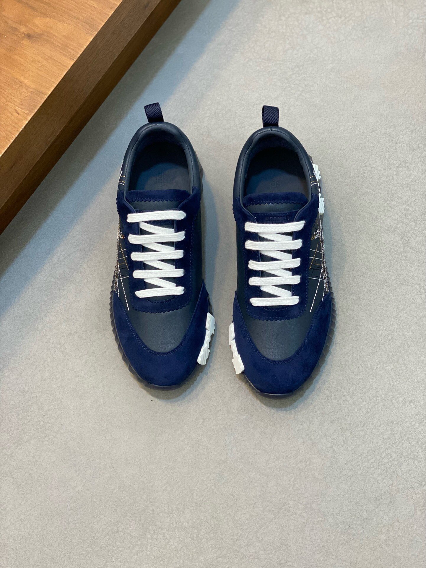 NO:217803,Brand HERMES original color matching, size 38-44 customized 45.46.47 price, material, new style of Hermes, boutique sports shoes, upper cowhide, fabric, full cowhide, footbed cowhide, inner style, dynamic original, Hermes comfortable sole, simple and generous sports and casual, Hermes casual shoes, hermes, hermes, sneakers, cowhide19860909品牌HERMES 颜色原版配色 码数38-44定做45.46.47 价格 材质爱马仕新款 精品运动鞋 鞋面牛皮配布打造全牛皮垫脚牛皮内里版型时尚 动感十足原版 爱马仕舒适大底 简洁大方运动休闲,爱马仕 休闲鞋,hermes,hermes,sneakers,cowhide,Men's shoes