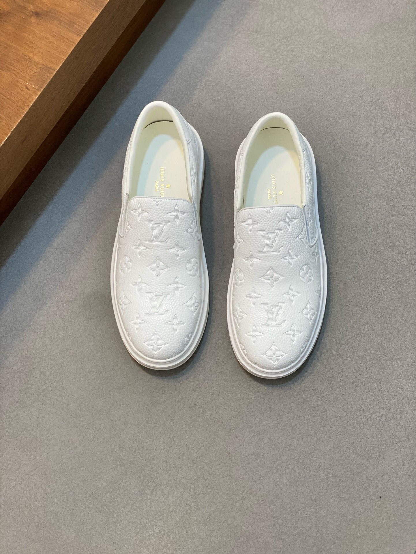 NO:217799,Brand LOUIS VUITTON original color matching code number 38-44 customized 45 price material Louis Vuitton new style casual shoes!  Original single-quality Labon craft upper adopts cowhide original printed cowhide inner style fashionable simple and atmospheric original LV outsole, Louis Vuitton, louis vuitton, louis vuitton, louis vuitton, louis vuitton, cowhide19860909品牌LOUIS VUITTON 颜色原版配色 码数38-44定做45 价格 材质路易威登新款 休闲鞋！原单品质拉邦工艺鞋面采用牛皮原版印花牛皮内里版型时尚 简单大气原版LV大底,路易威登,louis vuitton,louis vuitton,louis vuitton,cowhide,Men's shoes