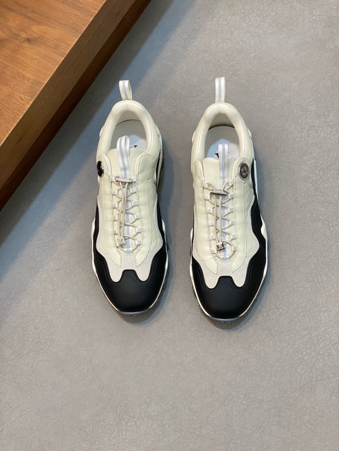 NO:219336,Brand LOUIS VUITTON original color matching code number 39-44 customized 38.45.46 price Material new Louis Vuitton casual shoes!  Original single-quality Labon craft upper is made of soft cowhide splicing, cowhide inner style is fashionable, simple and atmospheric original outsole, Louis Vuitton, louis vuitton, louis vuitton, cowhide19860909品牌LOUIS VUITTON 颜色原版配色 码数39-44定做38.45.46 价格 材质路易威登新款 休闲鞋！原单品质拉邦工艺鞋面采用柔软牛皮拼接 牛皮内里版型时尚 简单大气原版大底,路易威登,louis vuitton,louis vuitton,cowhide,Men's shoes