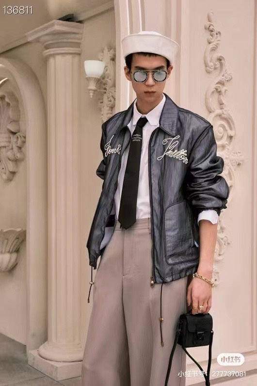 LOUIS VUITTO*MODEL：Z2213USIZE：47口20-140