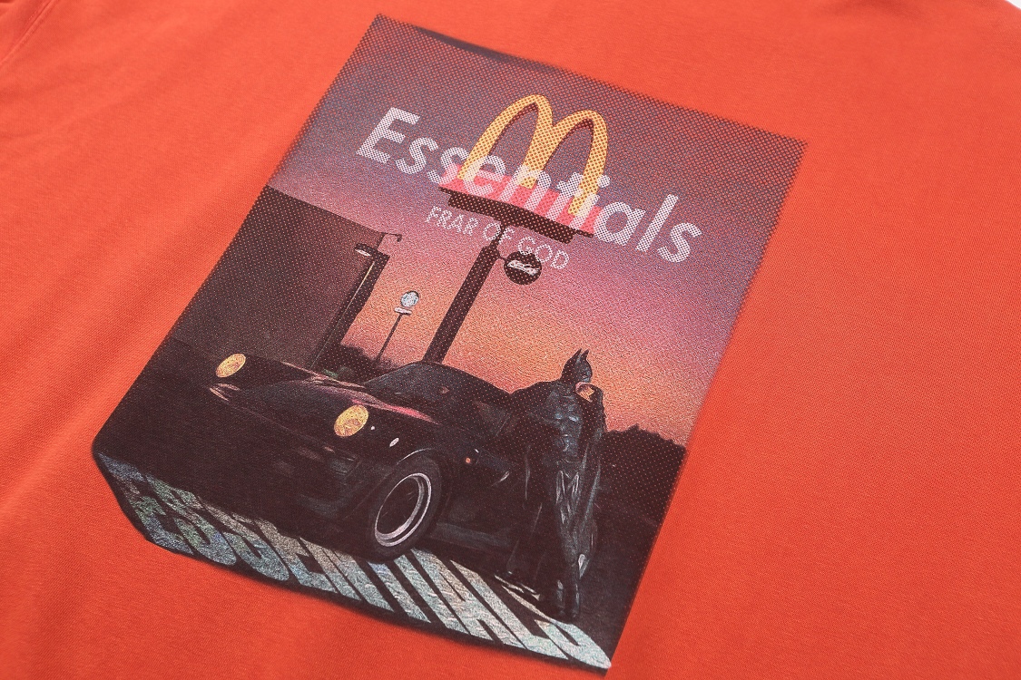 McDonald’s American Water-Wash Hoodie in Red and Black, Fashionable and Lightweight. - 图片 8