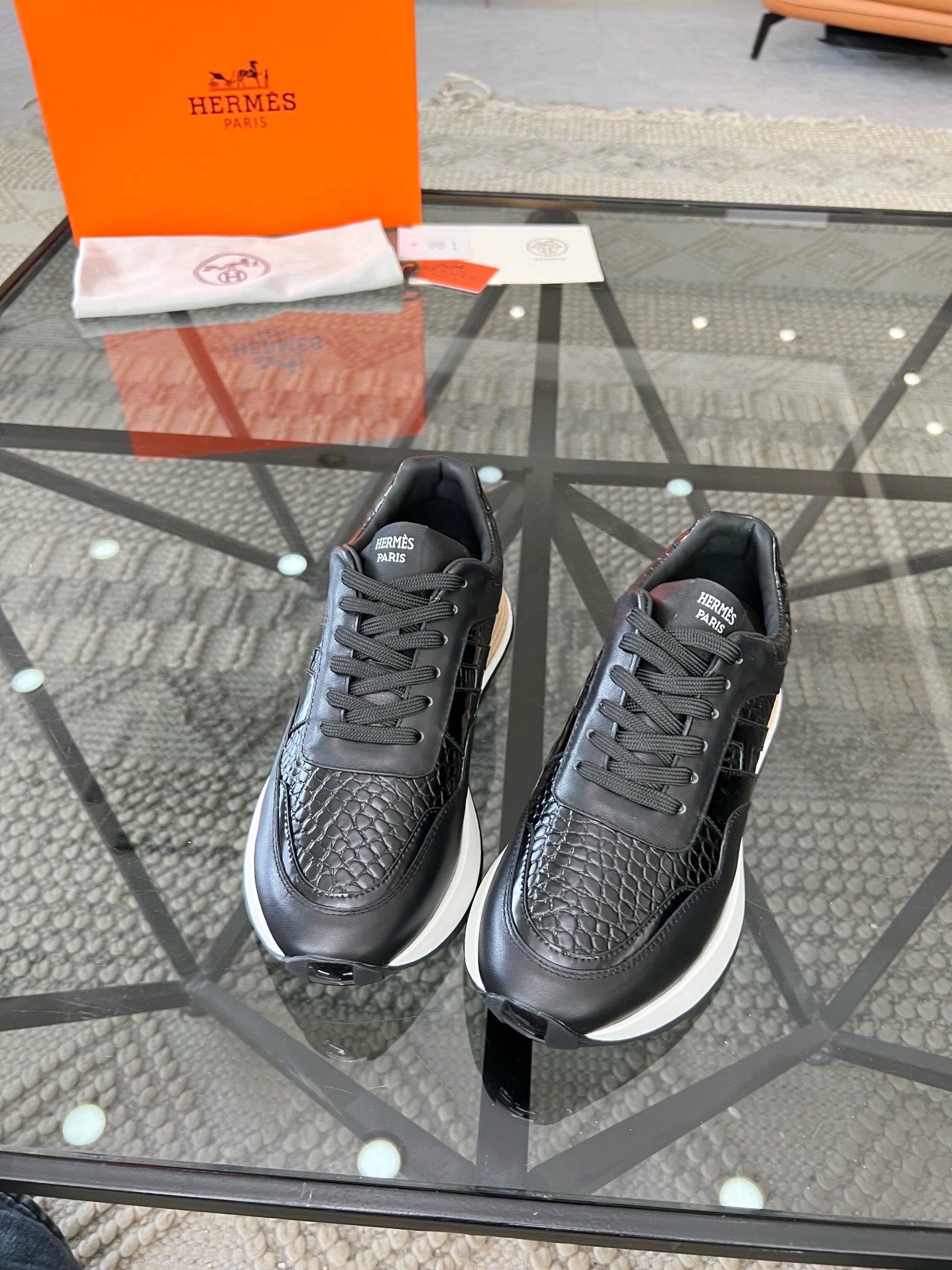 NO:219361,Brand HERMES original color matching, size 39-44 customized 38.45 price, material, new style of Hermes, boutique, casual sports shoes, imported cowhide upper, imported cowhide, leather footbed, fashionable, dynamic original, Hermes comfortable sole, simple and generous sports and leisure, Hermes casual shoes, hermes, hermes, sneakers, cowhide19860909品牌HERMES 颜色原版配色 码数39-44定做38.45 价格 材质爱马仕新款 精品 休闲运动鞋 鞋面进口牛皮打造牛皮内里 牛皮垫脚 版型时尚 动感十足原版 爱马仕舒适大底 简洁大方运动休闲,爱马仕 休闲鞋,hermes,hermes,sneakers,cowhide,Men's shoes