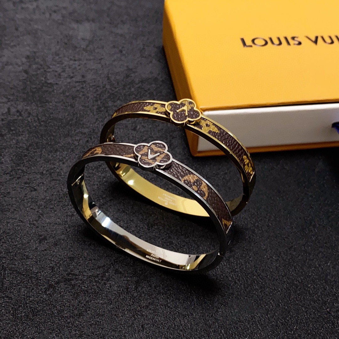 Louis Vuitton luxury designer product 9