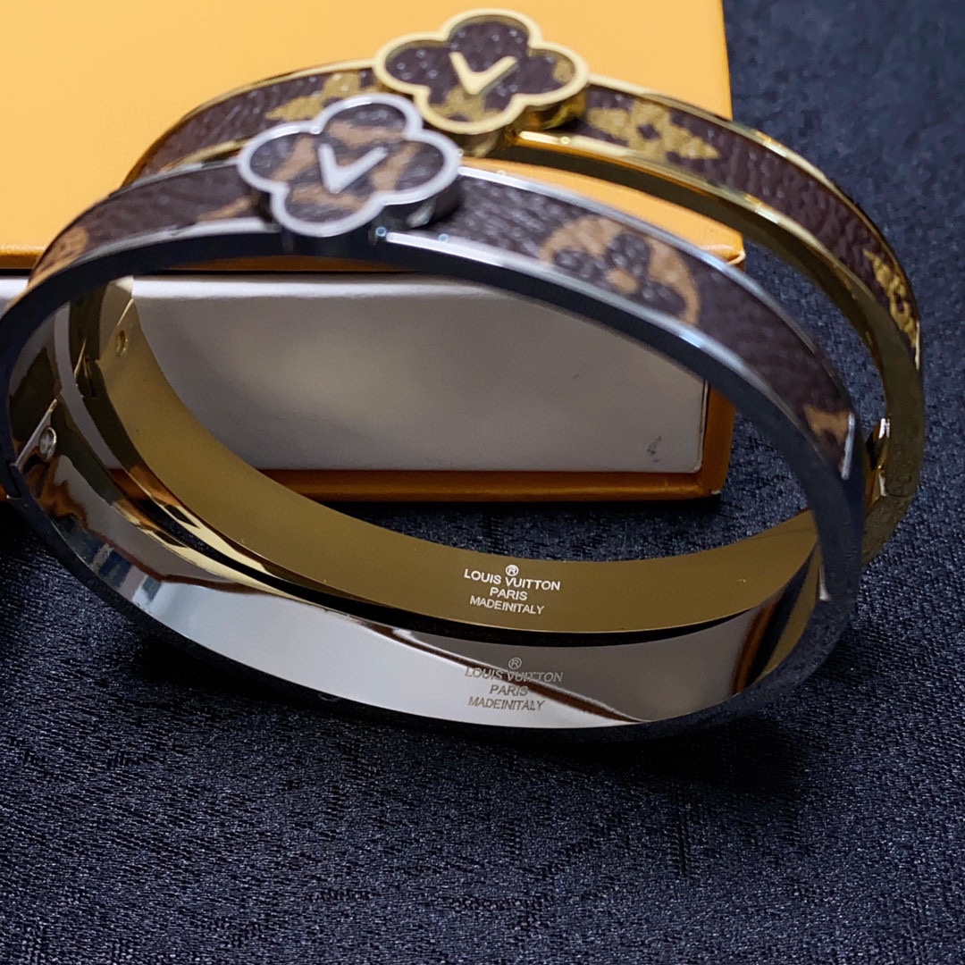 Louis Vuitton luxury designer product 5